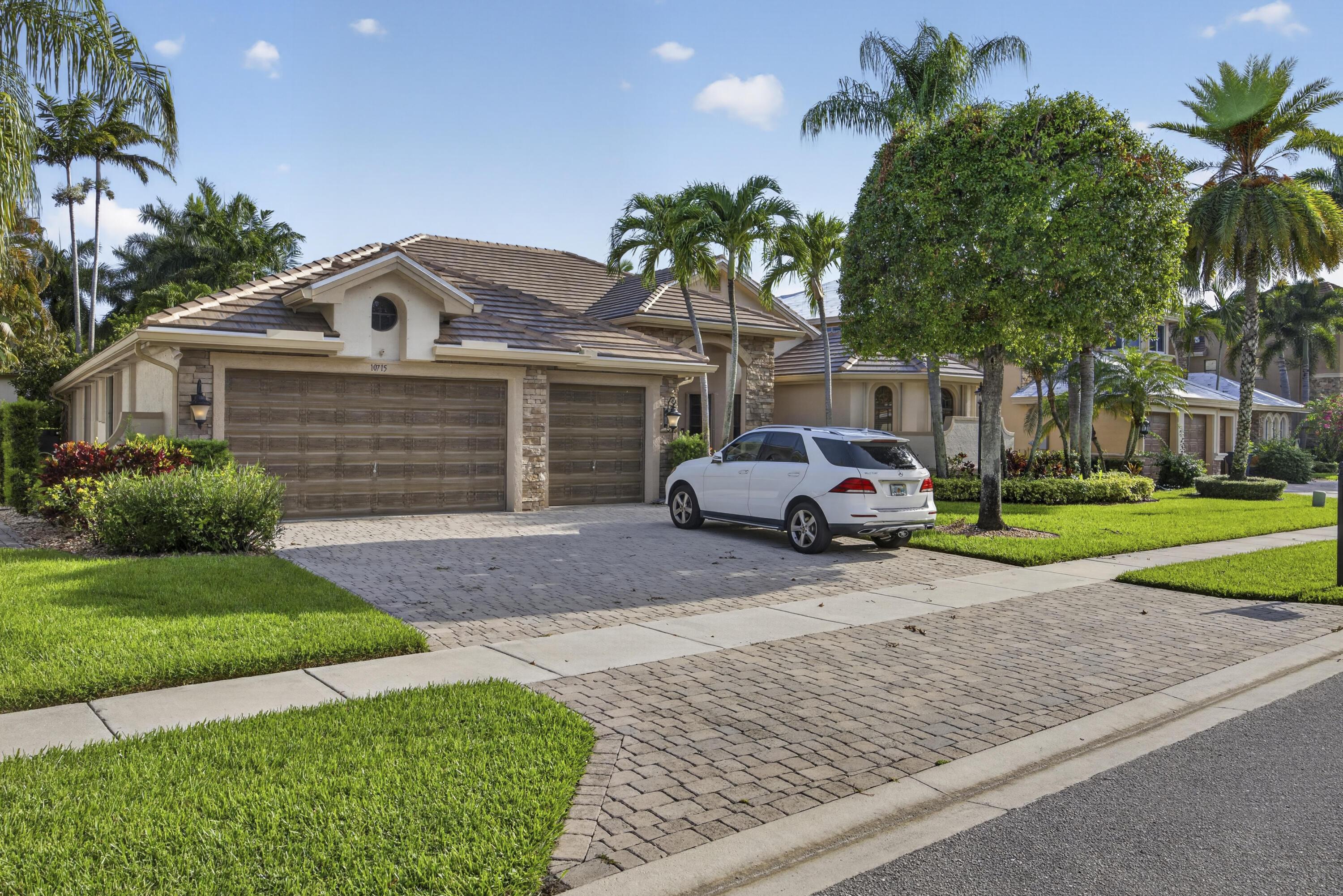 10715 Versailles Boulevard, Wellington, FL 33449, Wellington - Photo 4