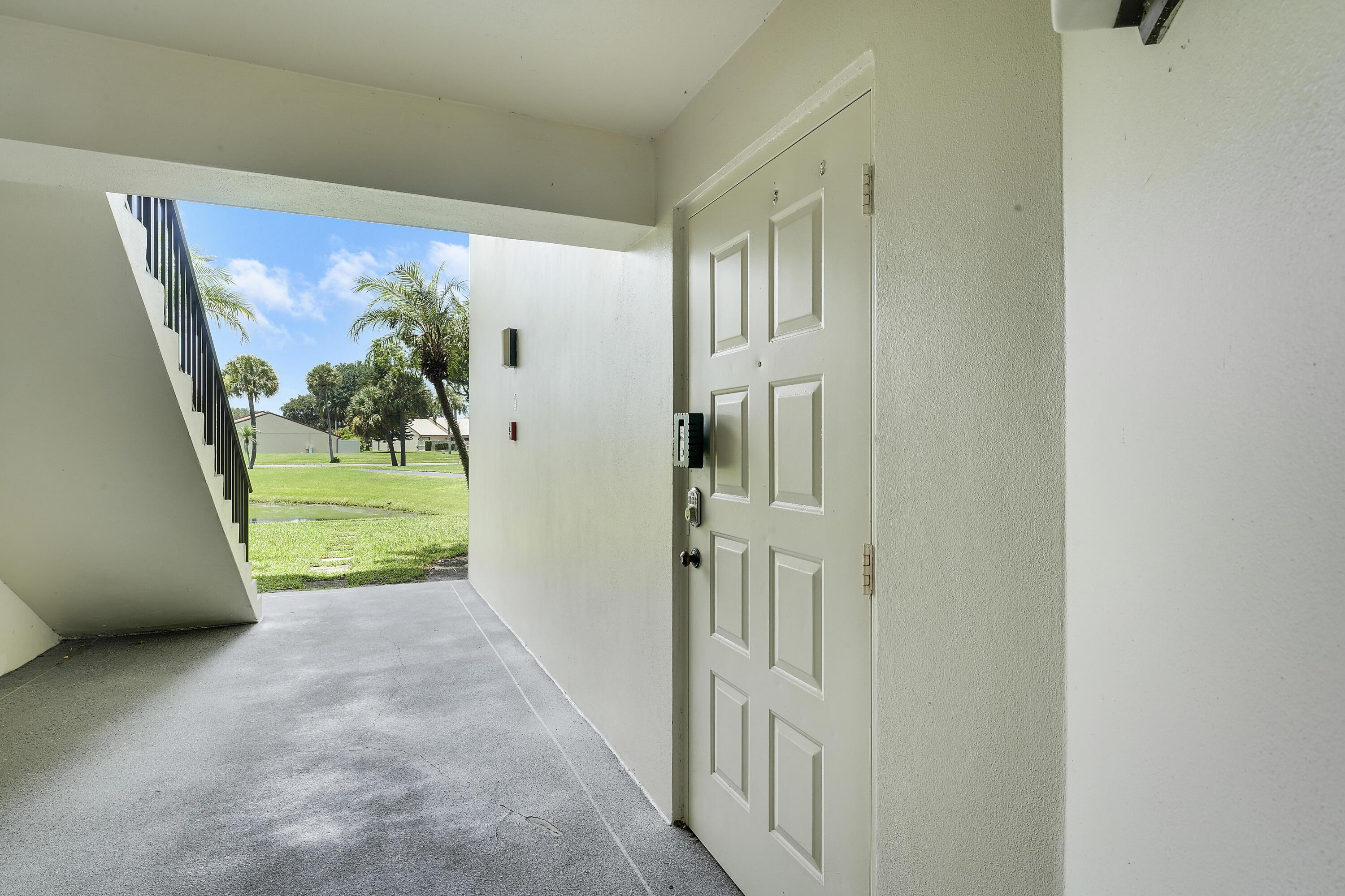 1112 Green Pine Boulevard G1, West Palm Beach, FL 33409, West Palm Beach - Photo 2