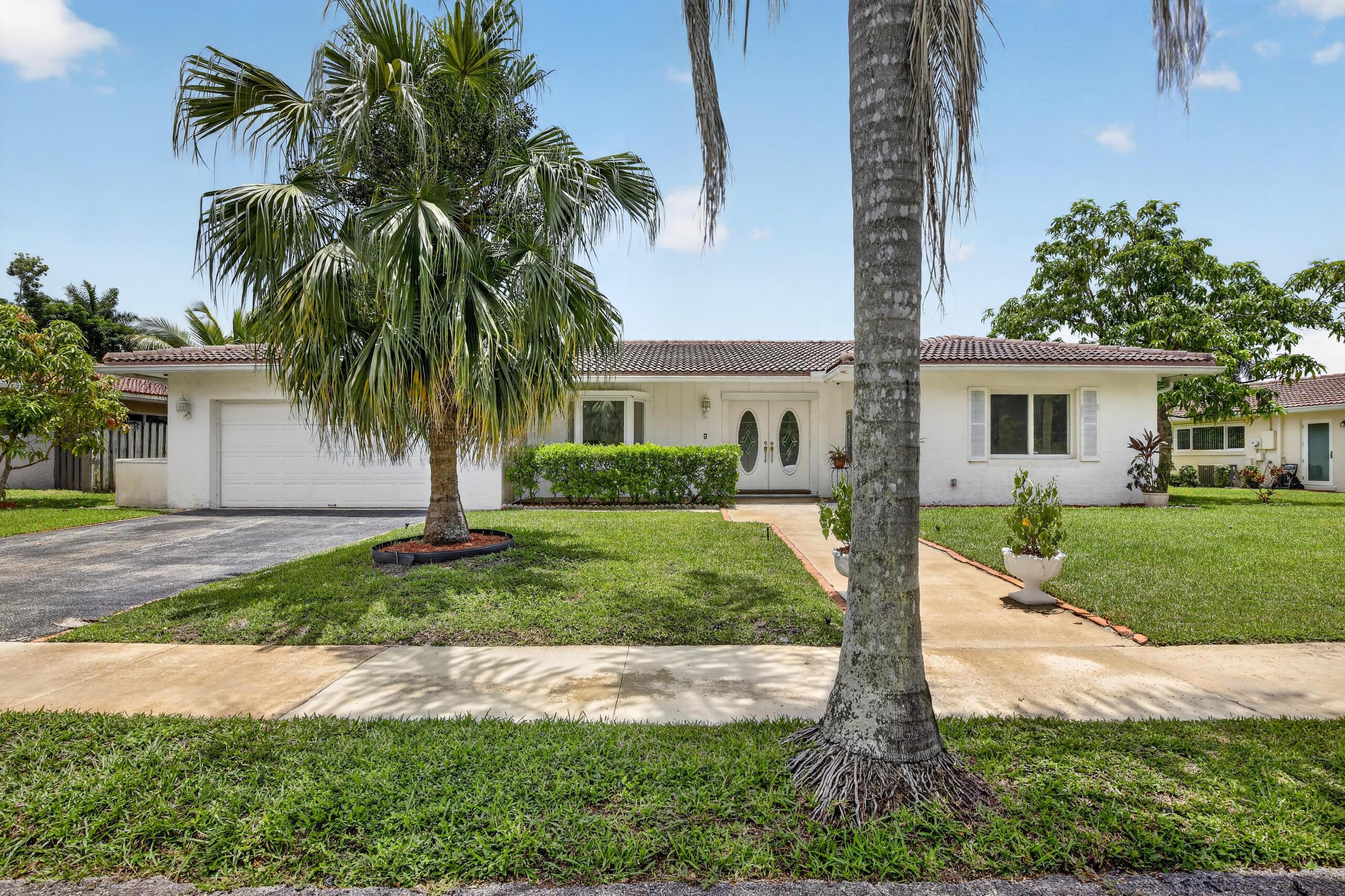 410 Bonaventure Boulevard, Weston, FL 33326, Weston - Photo 2
