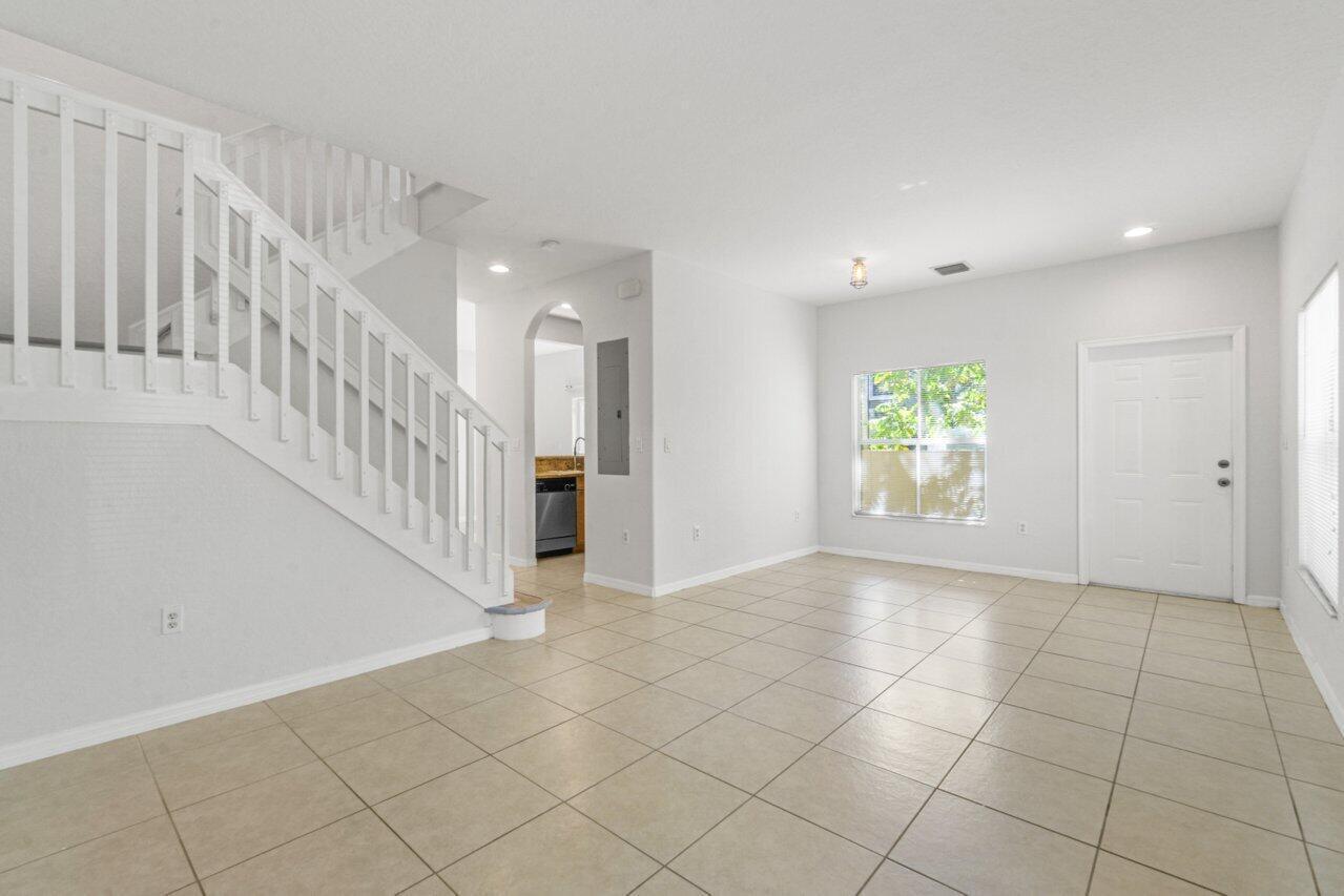 406 Lake Monterey Circle, Boynton Beach, FL 33426, Boynton Beach - Photo 5