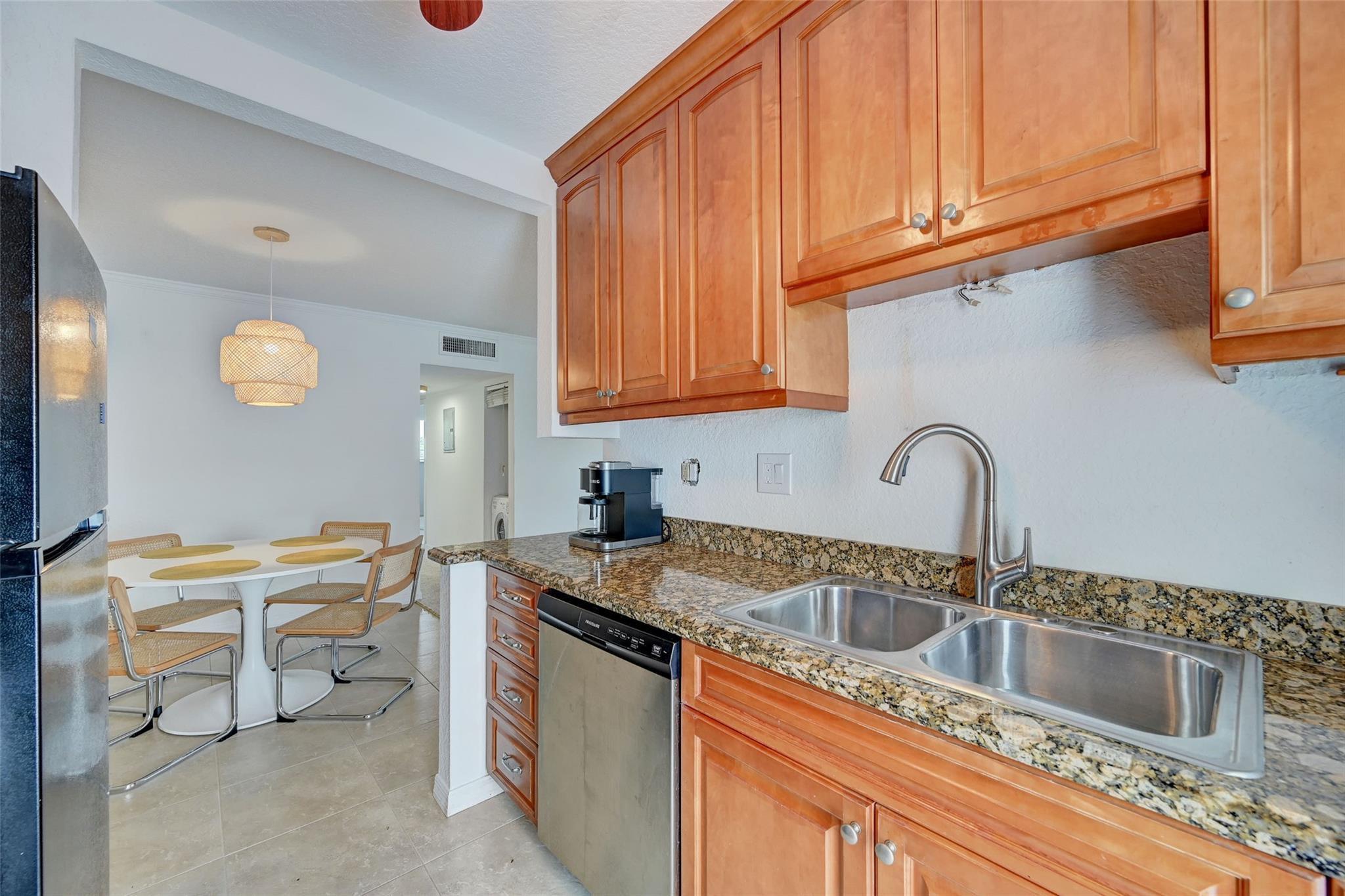 2020 NE 56TH Street 204, Fort Lauderdale, FL 33308, Fort Lauderdale - Photo 3