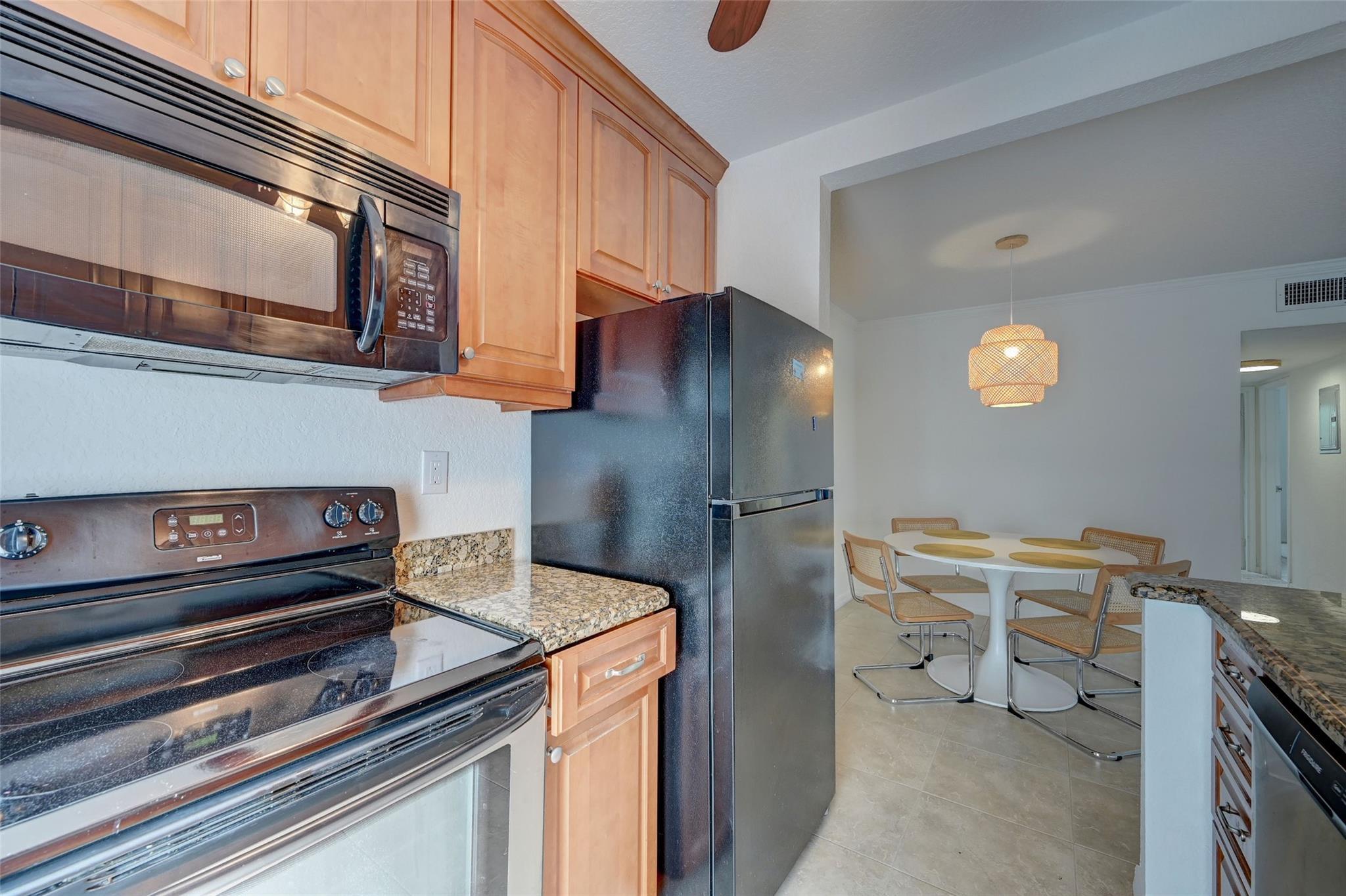 2020 NE 56TH Street 204, Fort Lauderdale, FL 33308, Fort Lauderdale - Photo 4
