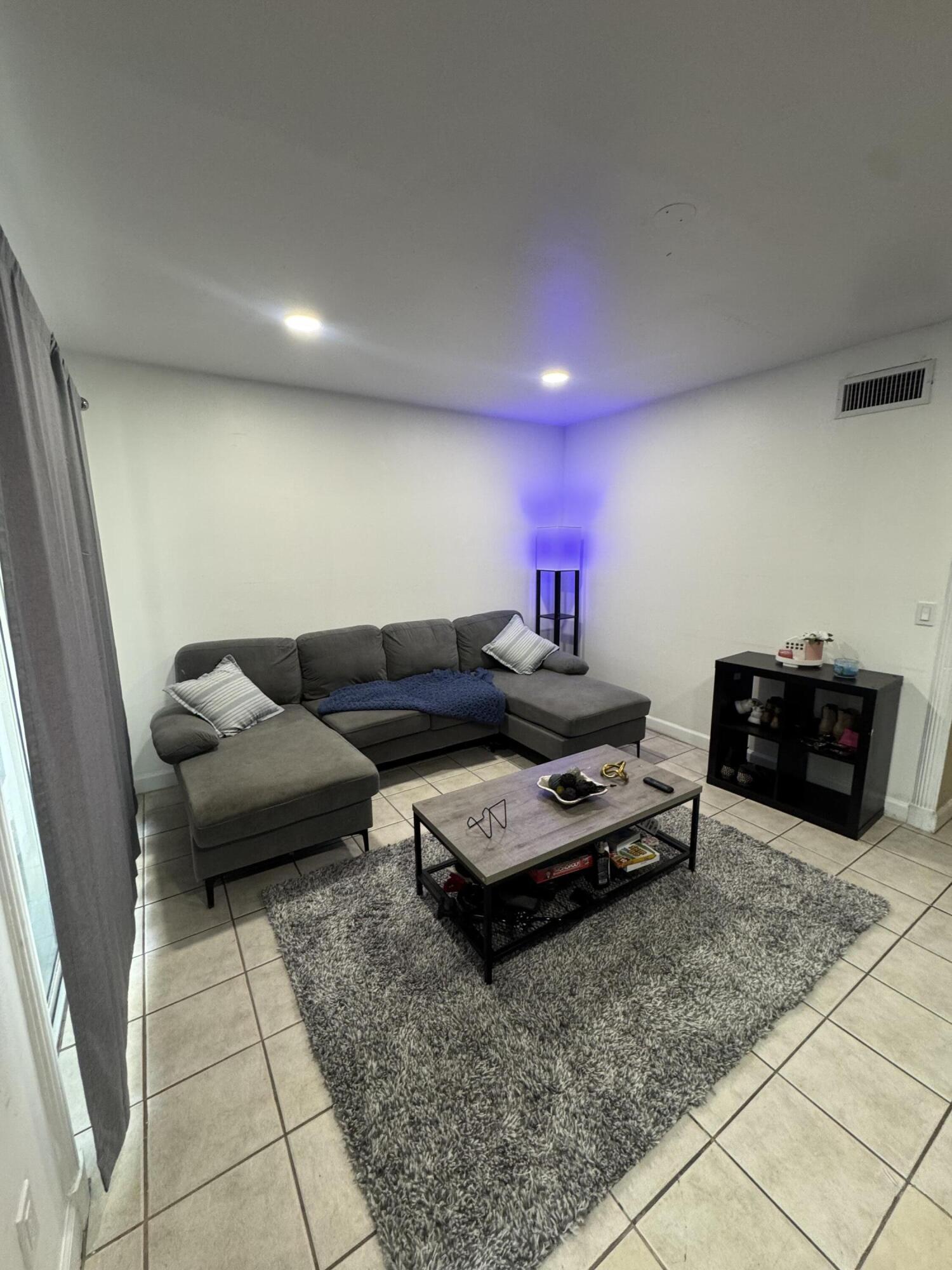 5090 ELMHURST Road C, West Palm Beach, FL 33417, West Palm Beach - Photo 3
