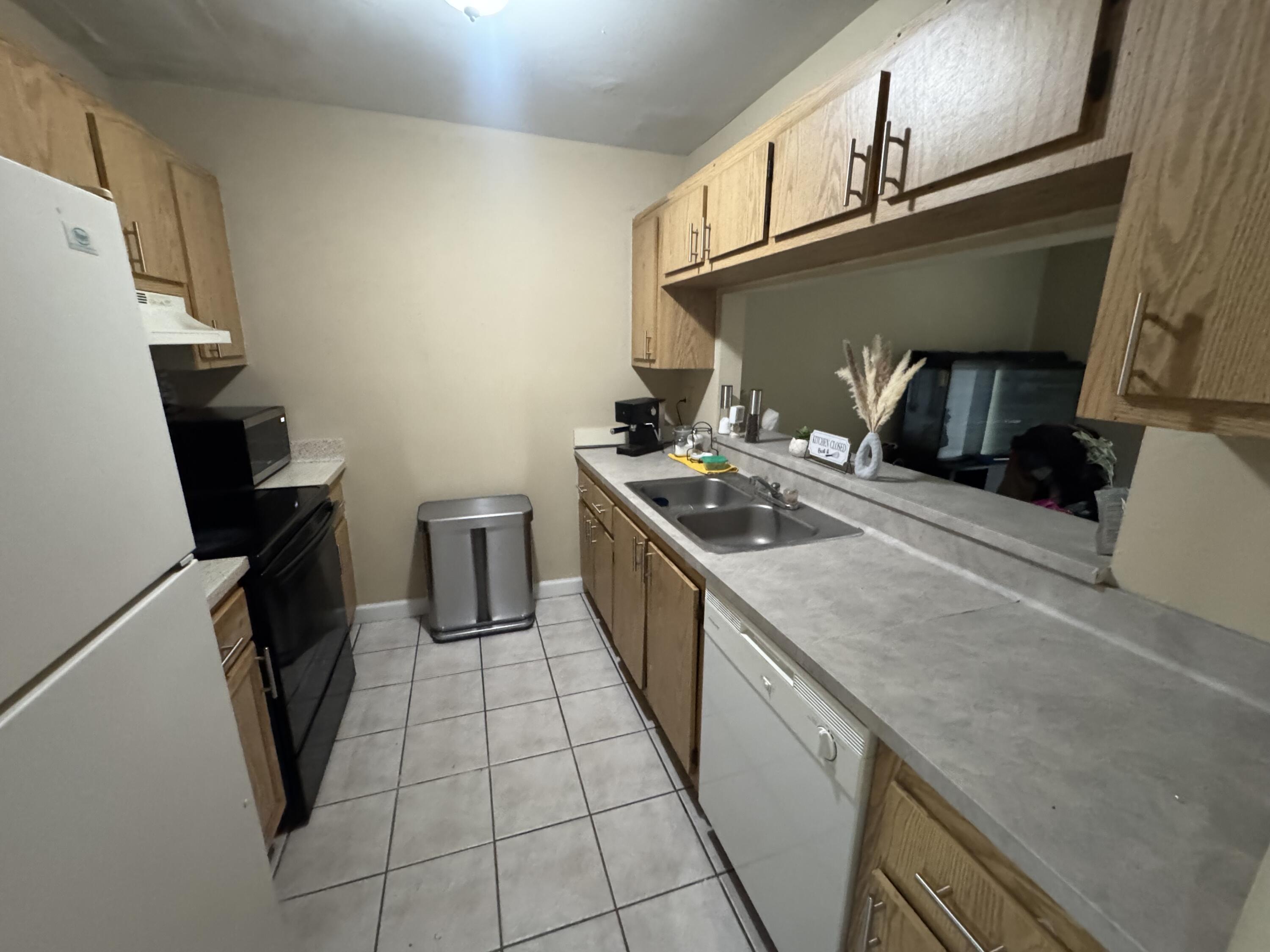 5090 ELMHURST Road C, West Palm Beach, FL 33417, West Palm Beach - Photo 4