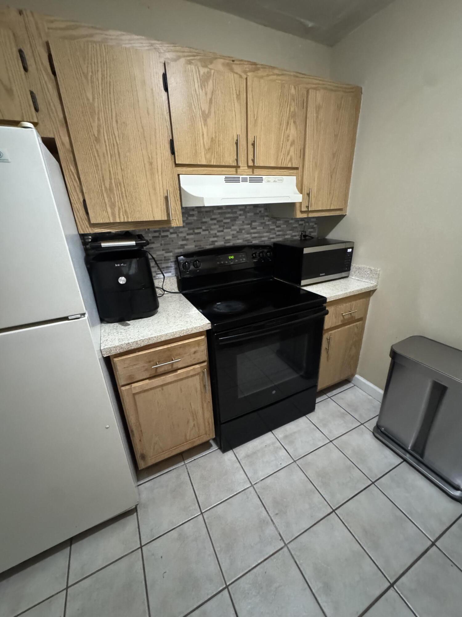 5090 ELMHURST Road C, West Palm Beach, FL 33417, West Palm Beach - Photo 5