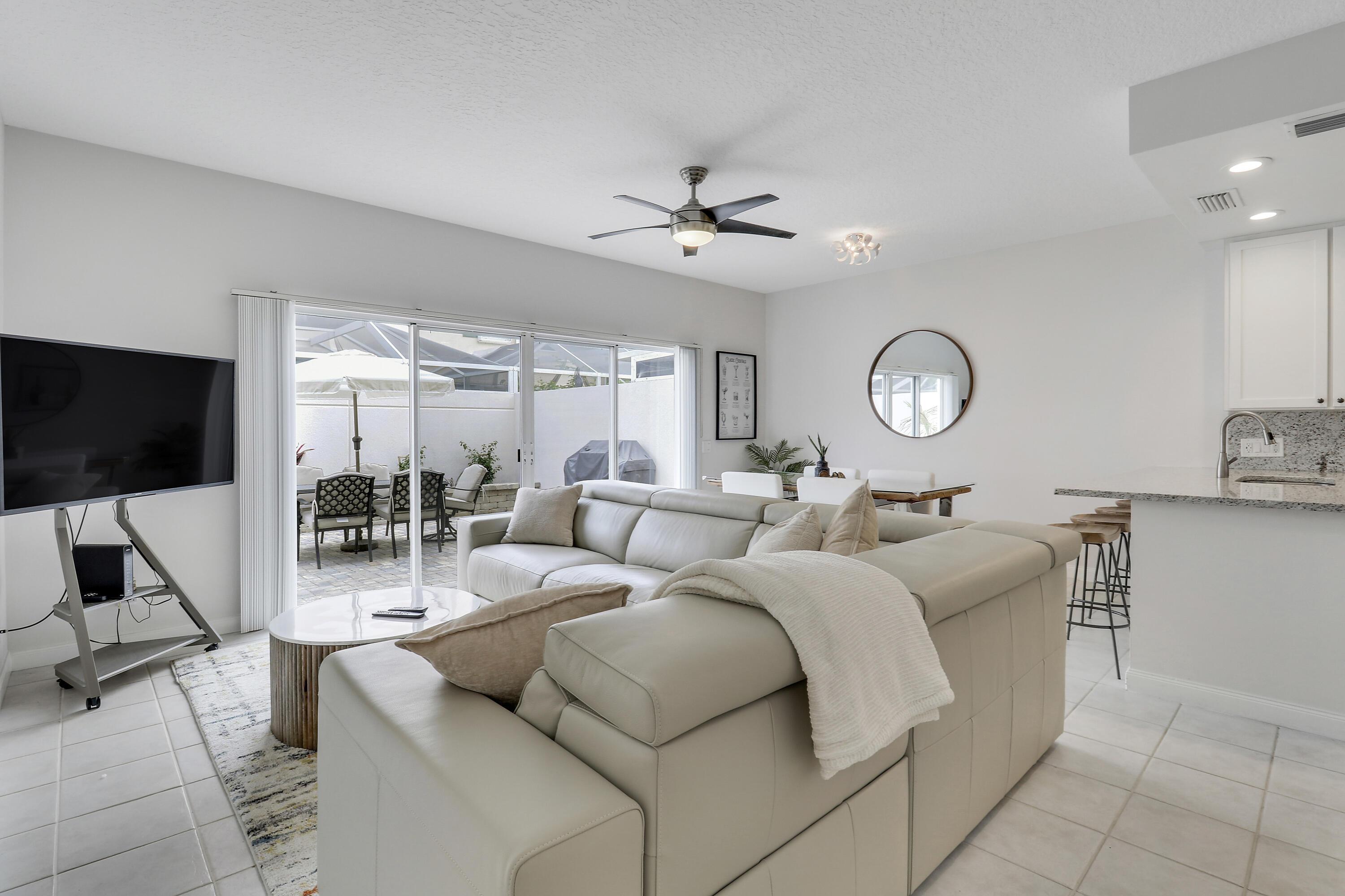 73 Laurel Oaks Circle, Jupiter, FL 33469, Jupiter - Photo 5