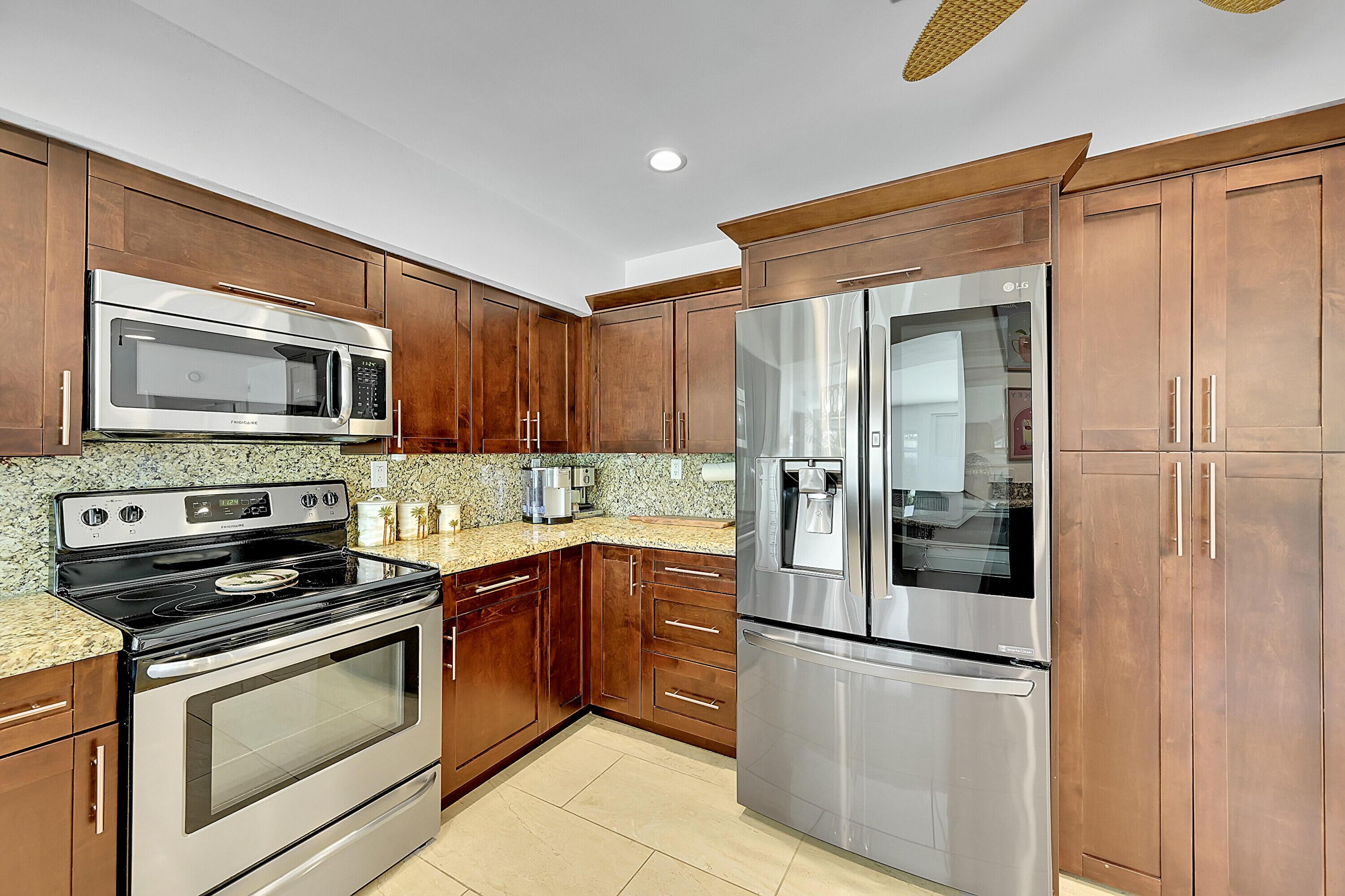 1080 SE 9TH Avenue, Pompano Beach, FL 33060, Pompano Beach - Photo 5