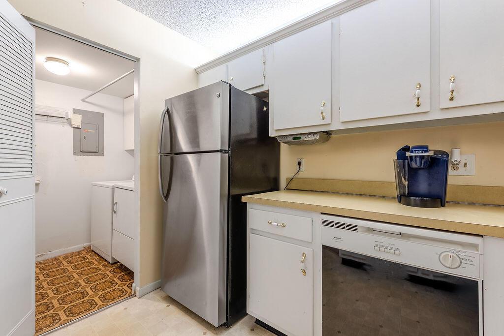 141 Lake Pine Circle A-2, Greenacres, FL 33463, Greenacres - Photo 2