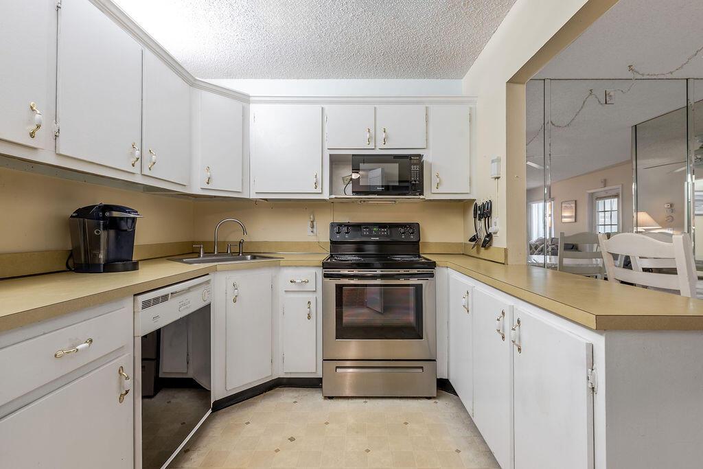 141 Lake Pine Circle A-2, Greenacres, FL 33463, Greenacres - Photo 3