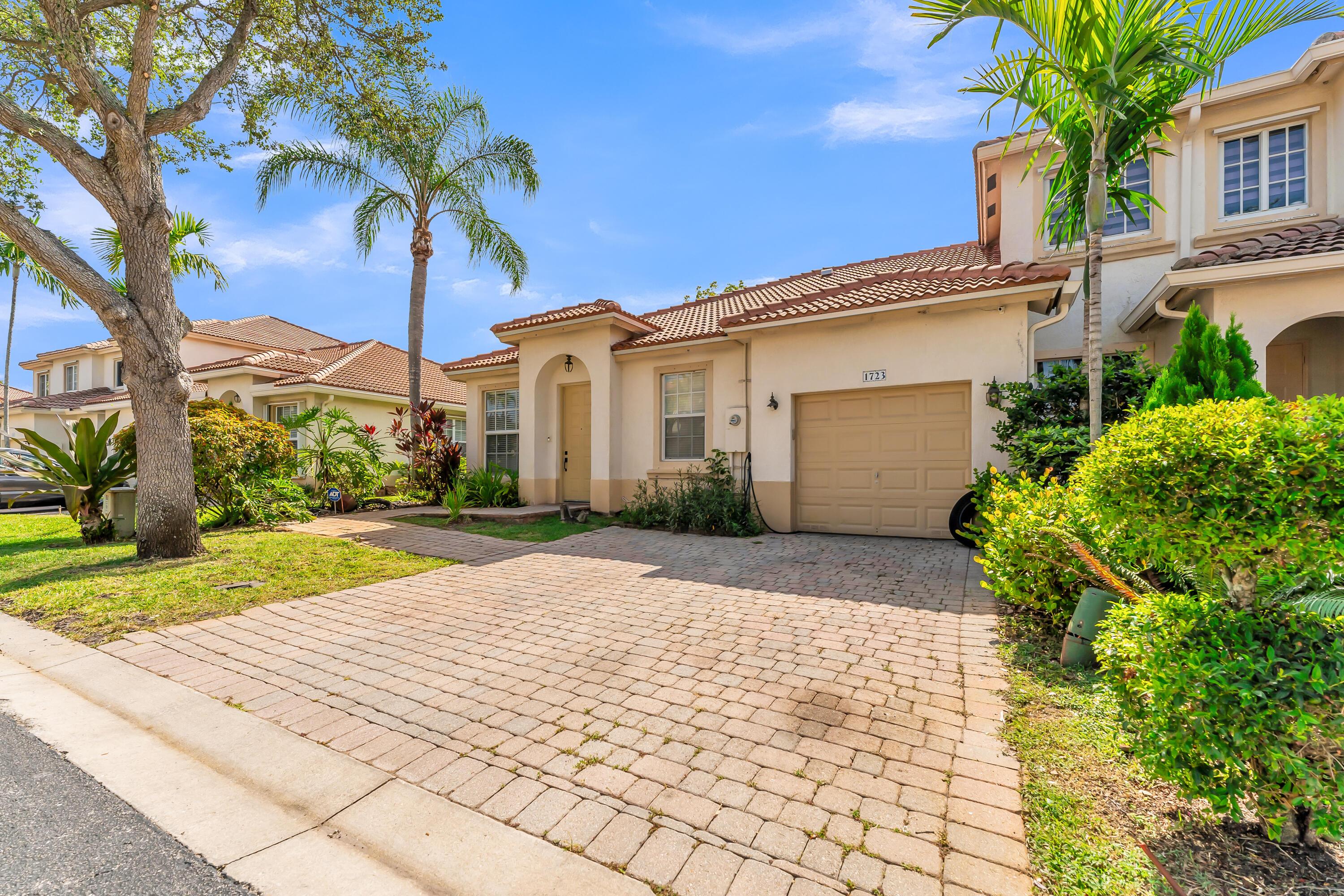 1723 NW 78TH Way 1723, Pembroke Pines, FL 33024, Pembroke Pines - Photo 3