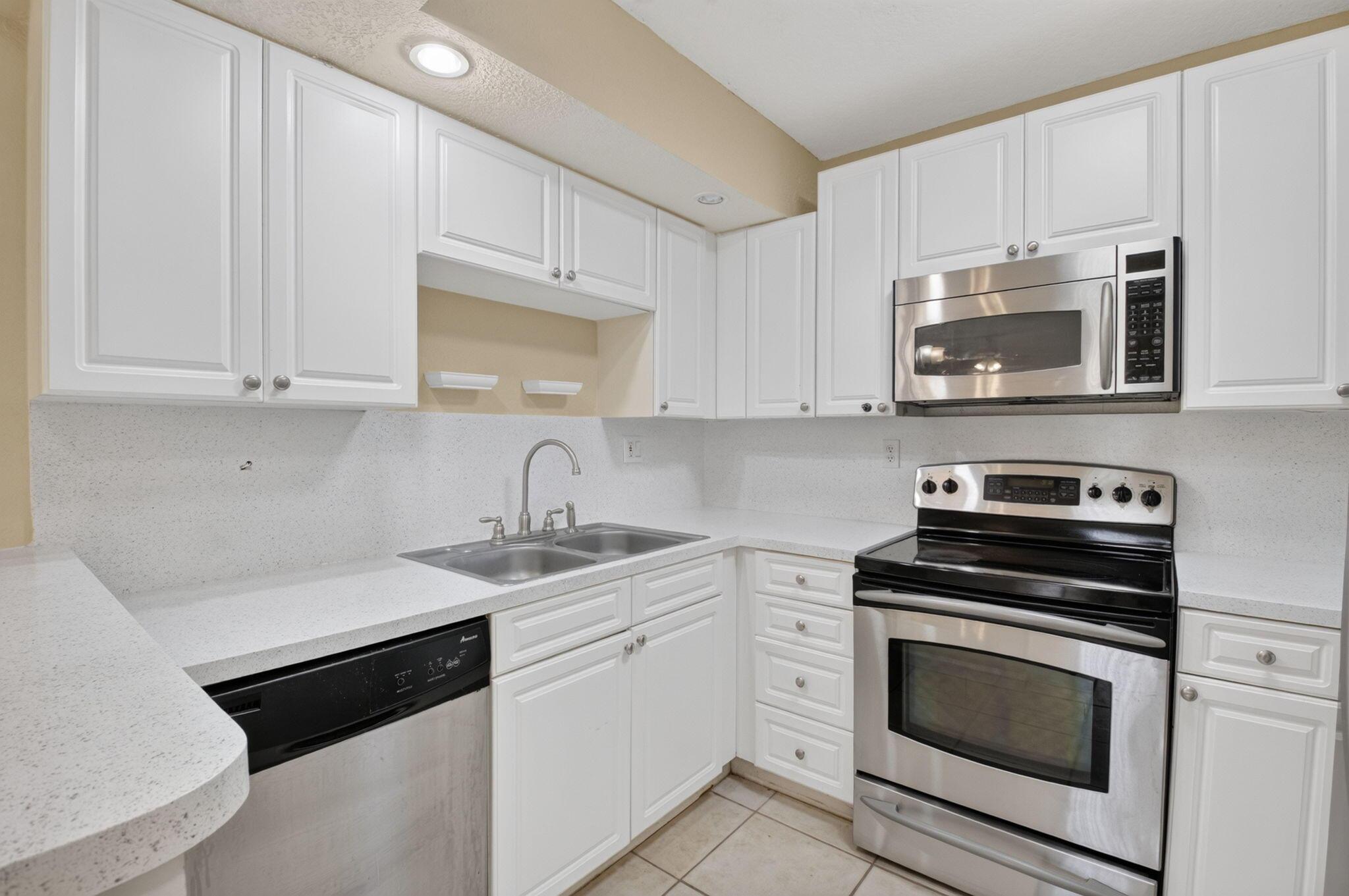 8230 Severn Drive A, Boca Raton, FL 33433, Boca Raton - Photo 3