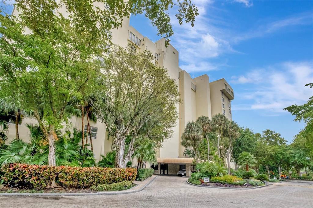 11111 Biscayne Boulevard Tower 2 - 4C or 427, Miami, FL 33181, Miami - Photo 2