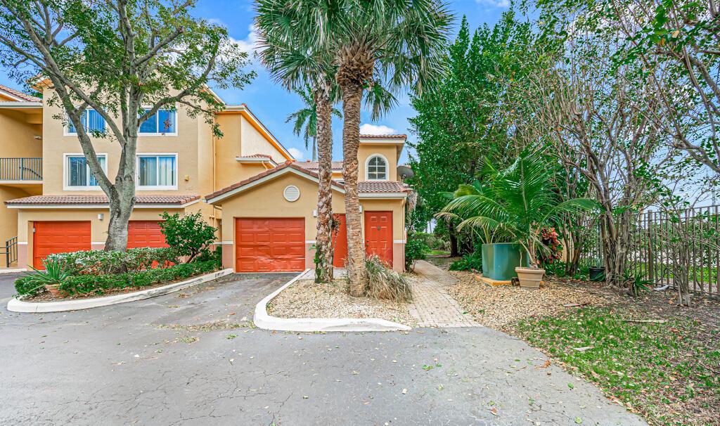 900 Scotia Drive 206, Hypoluxo, FL 33462, Hypoluxo - Photo 2