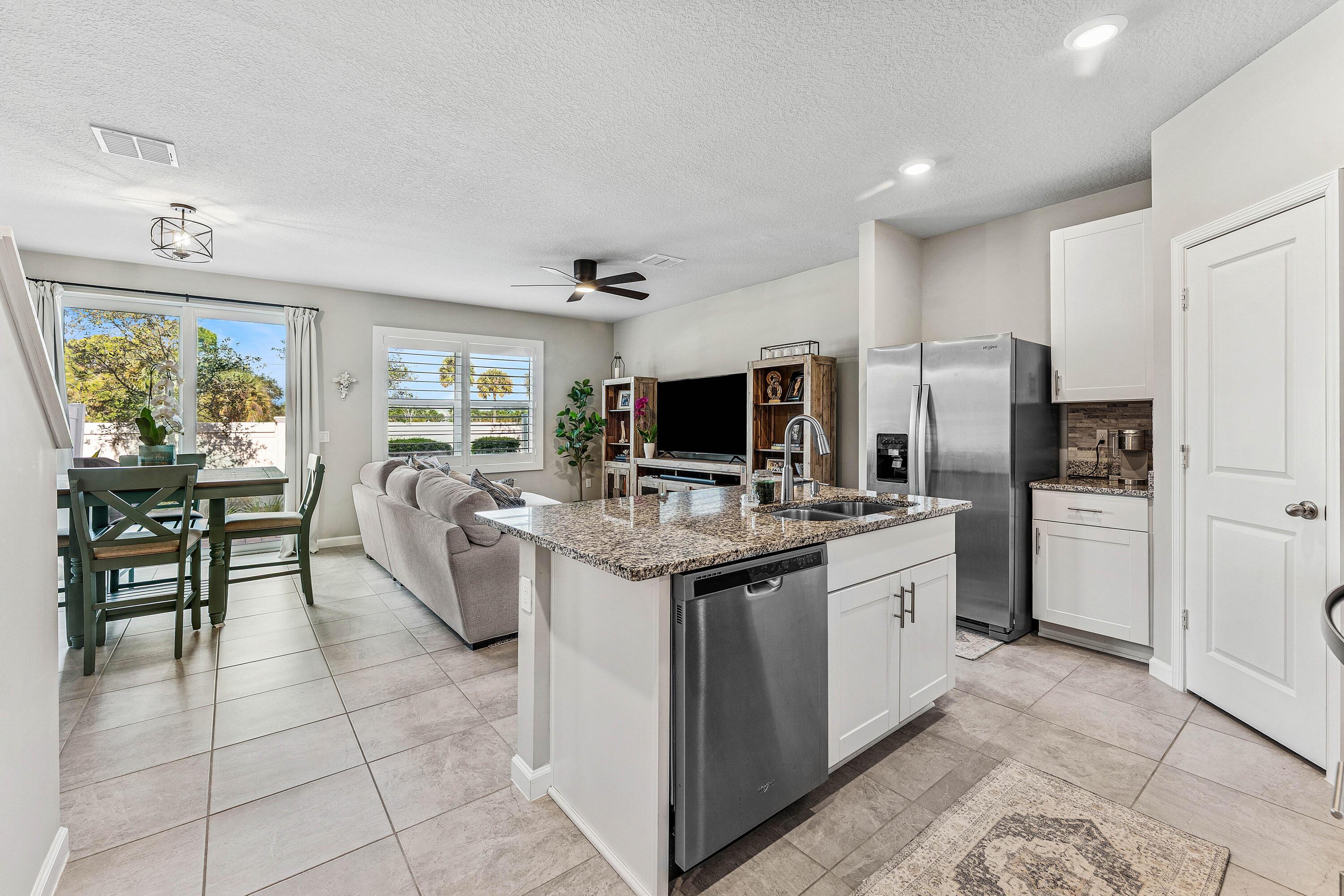 329 SE Halifax Lane, Stuart, FL 34994, Stuart - Photo 3