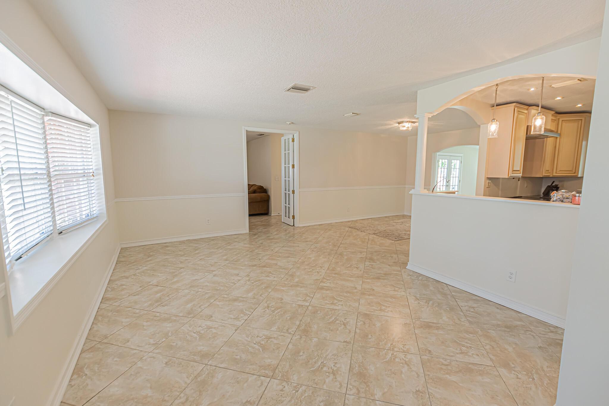 471 SE Lamon Lane, Port St. Lucie, FL 34983, Port St. Lucie - Photo 4
