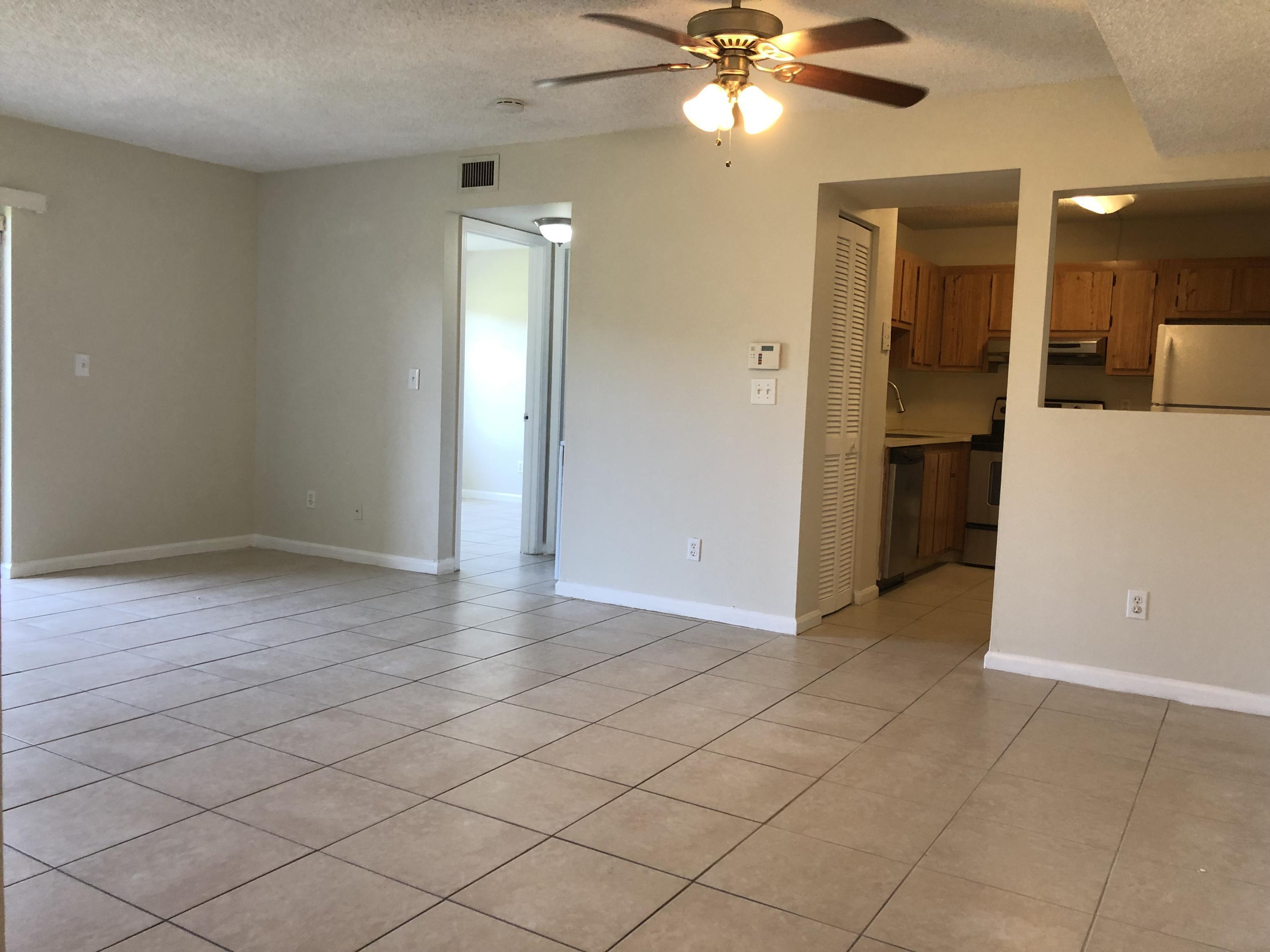 10714 Royal Palm Boulevard 4-2, Coral Springs, FL 33065, Coral Springs - Photo 4
