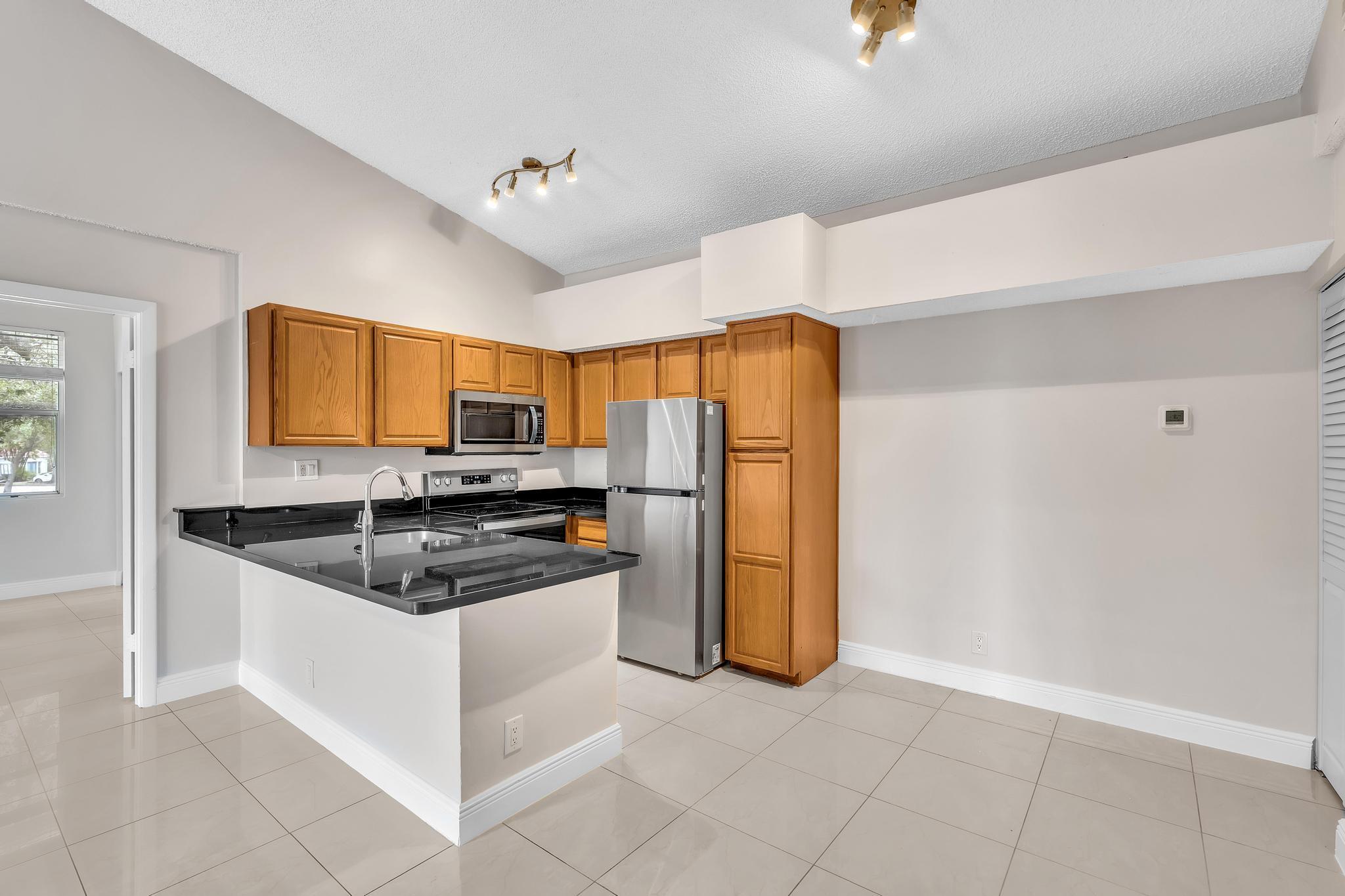 601 LYONS Road 7201, Coconut Creek, FL 33063, Coconut Creek - Photo 4