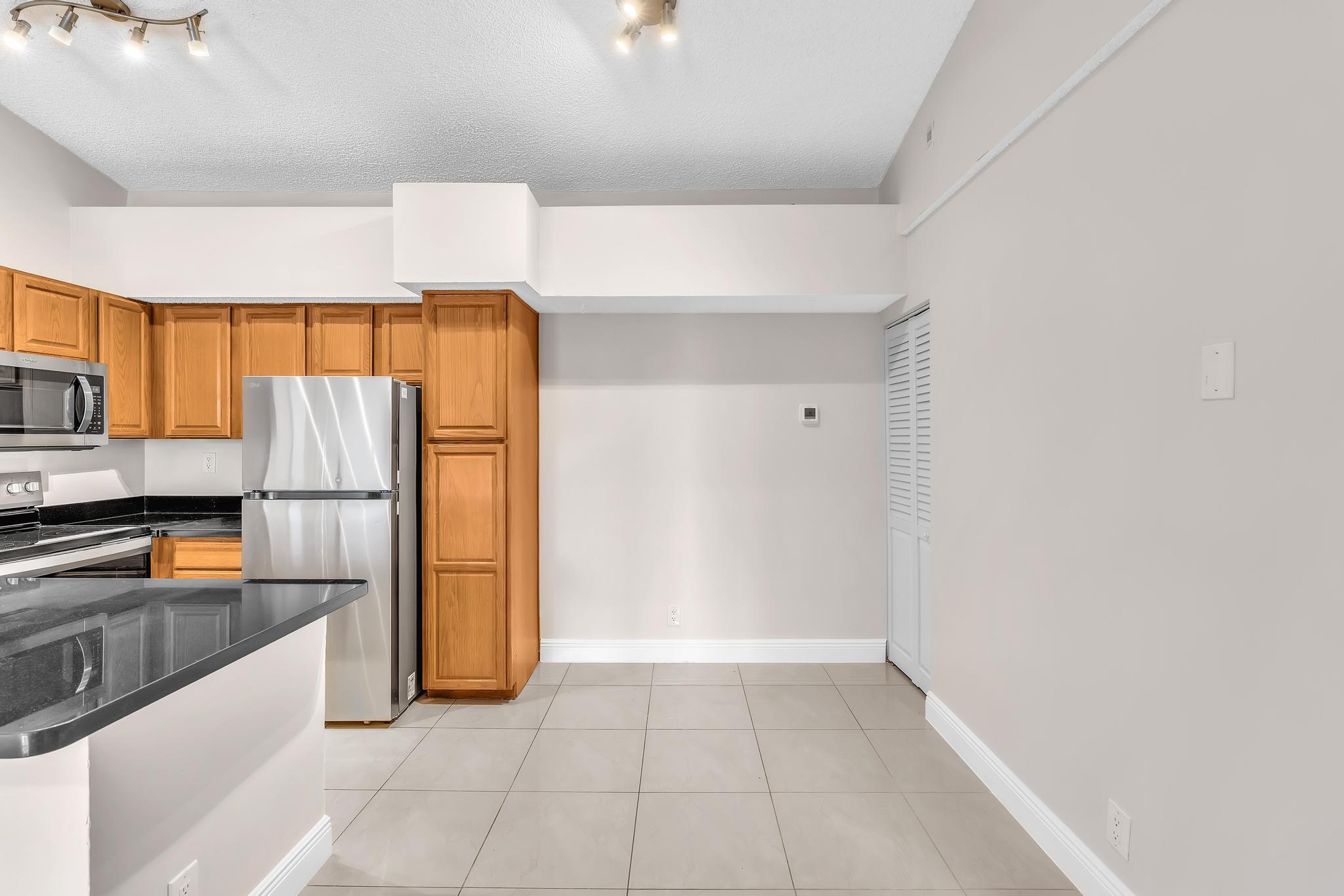 601 LYONS Road 7201, Coconut Creek, FL 33063, Coconut Creek - Photo 2
