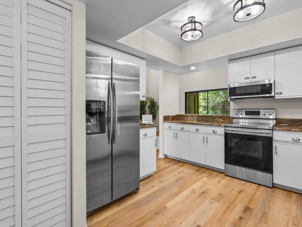 2125 PINE CREEK Boulevard 205, Vero Beach, FL 32966, Vero Beach - Photo 4