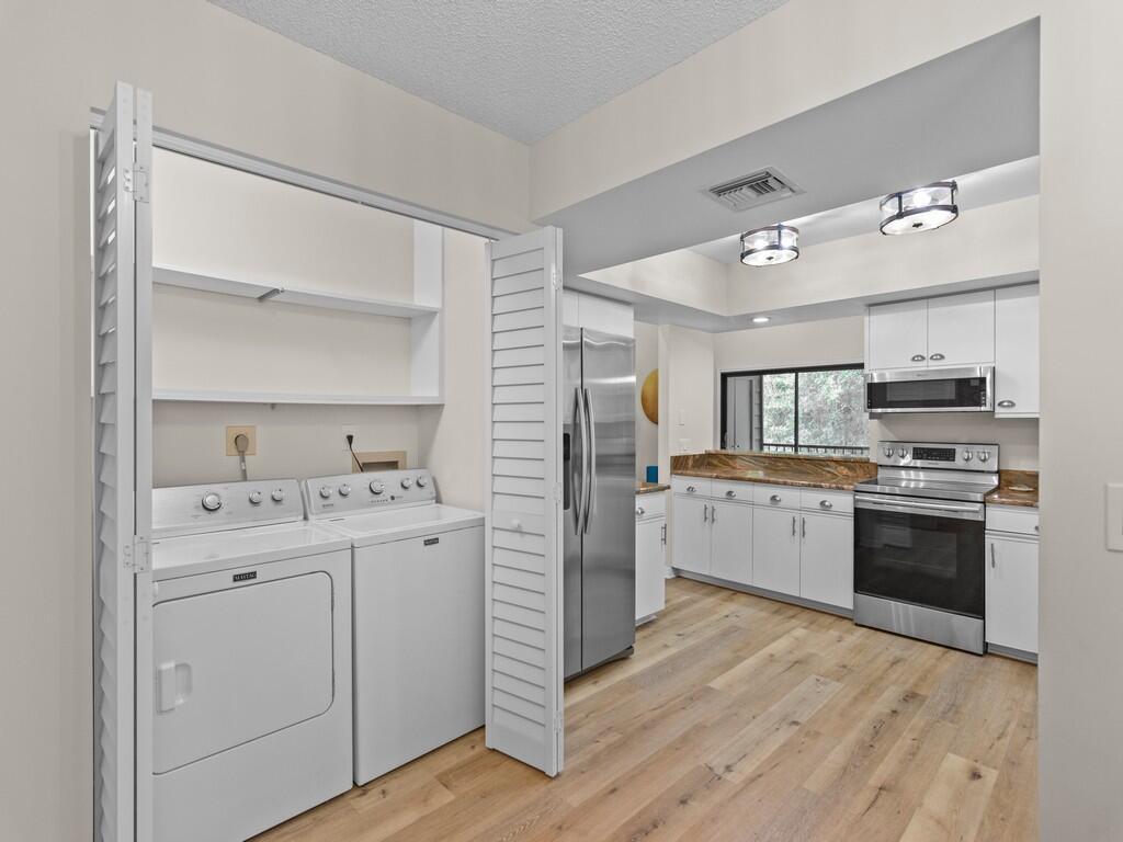 2125 PINE CREEK Boulevard 205, Vero Beach, FL 32966, Vero Beach - Photo 5