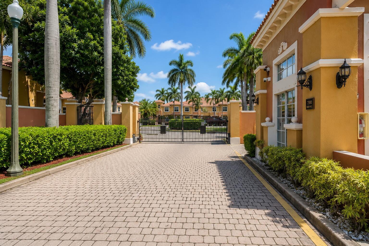732 SW 106th Avenue 2011, Pembroke Pines, FL 33025, Pembroke Pines - Photo 5