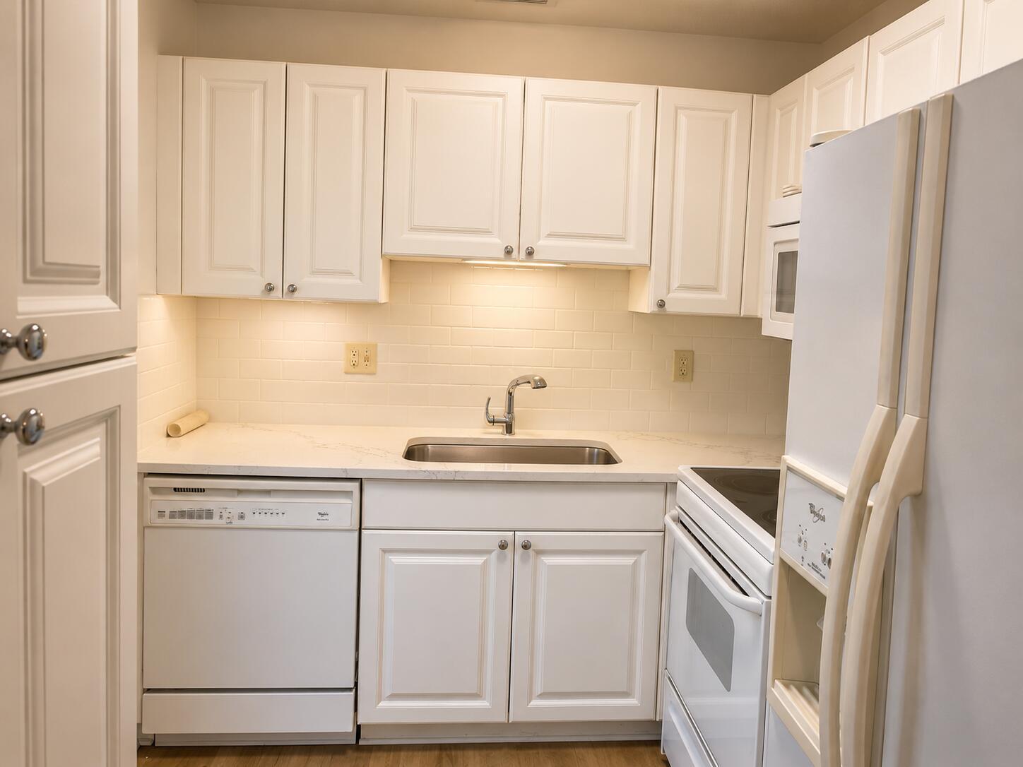 12 VISTA PALM Lane 103, Vero Beach, FL 32962, Vero Beach - Photo 3