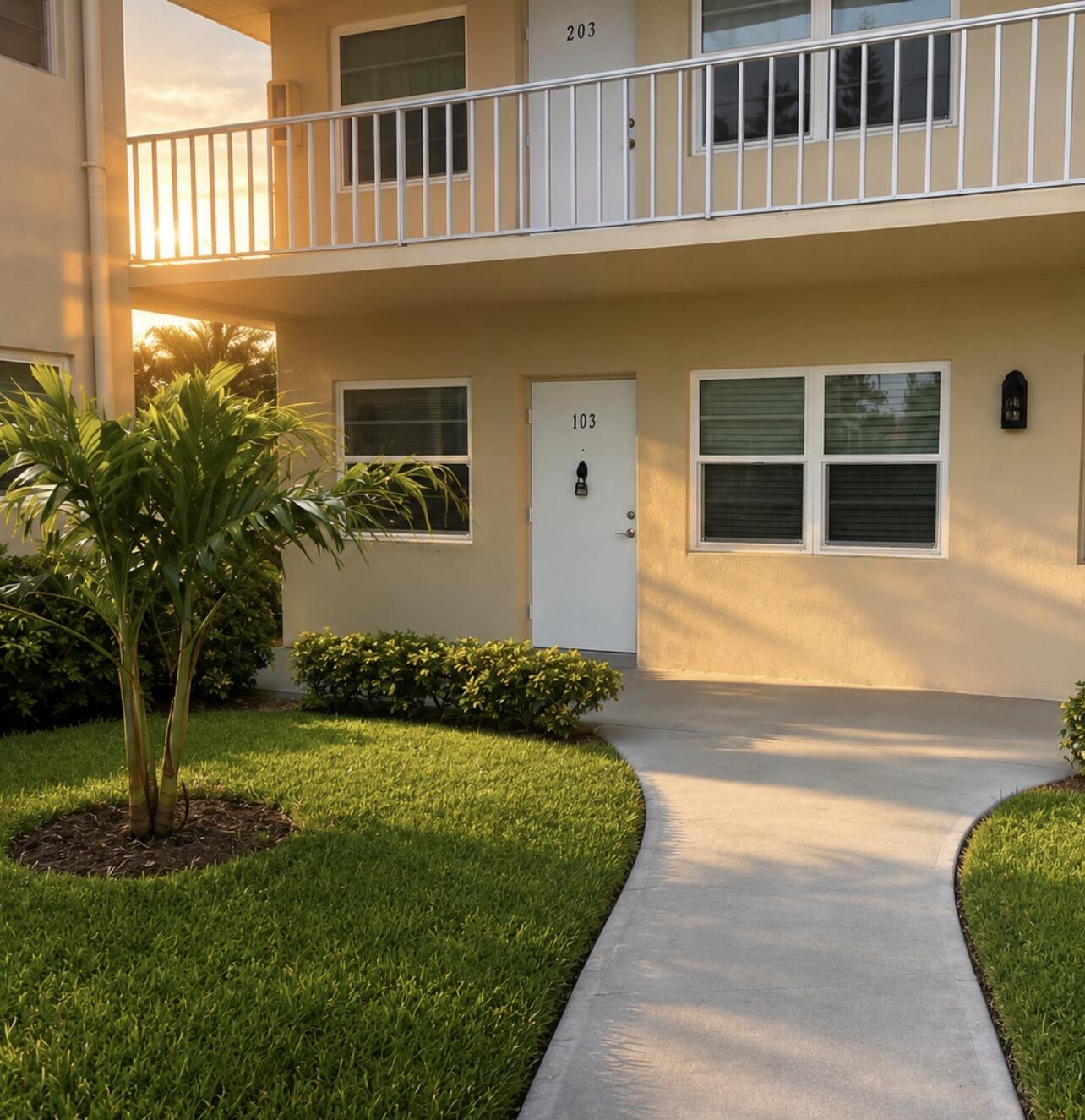 12 VISTA PALM Lane 103, Vero Beach, FL 32962, Vero Beach - Photo 2