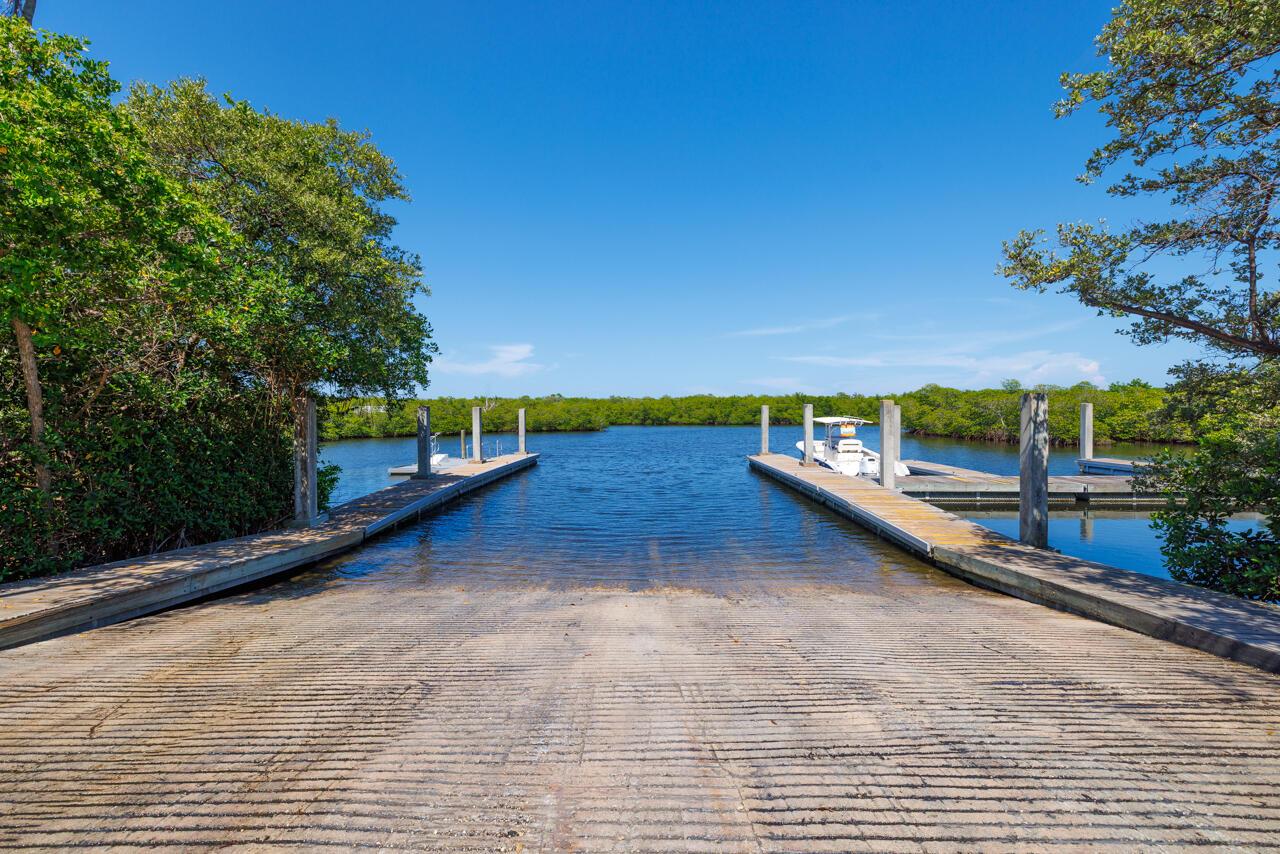 8173 SE Carlton Street, Hobe Sound, FL 33455, Hobe Sound - Photo 4