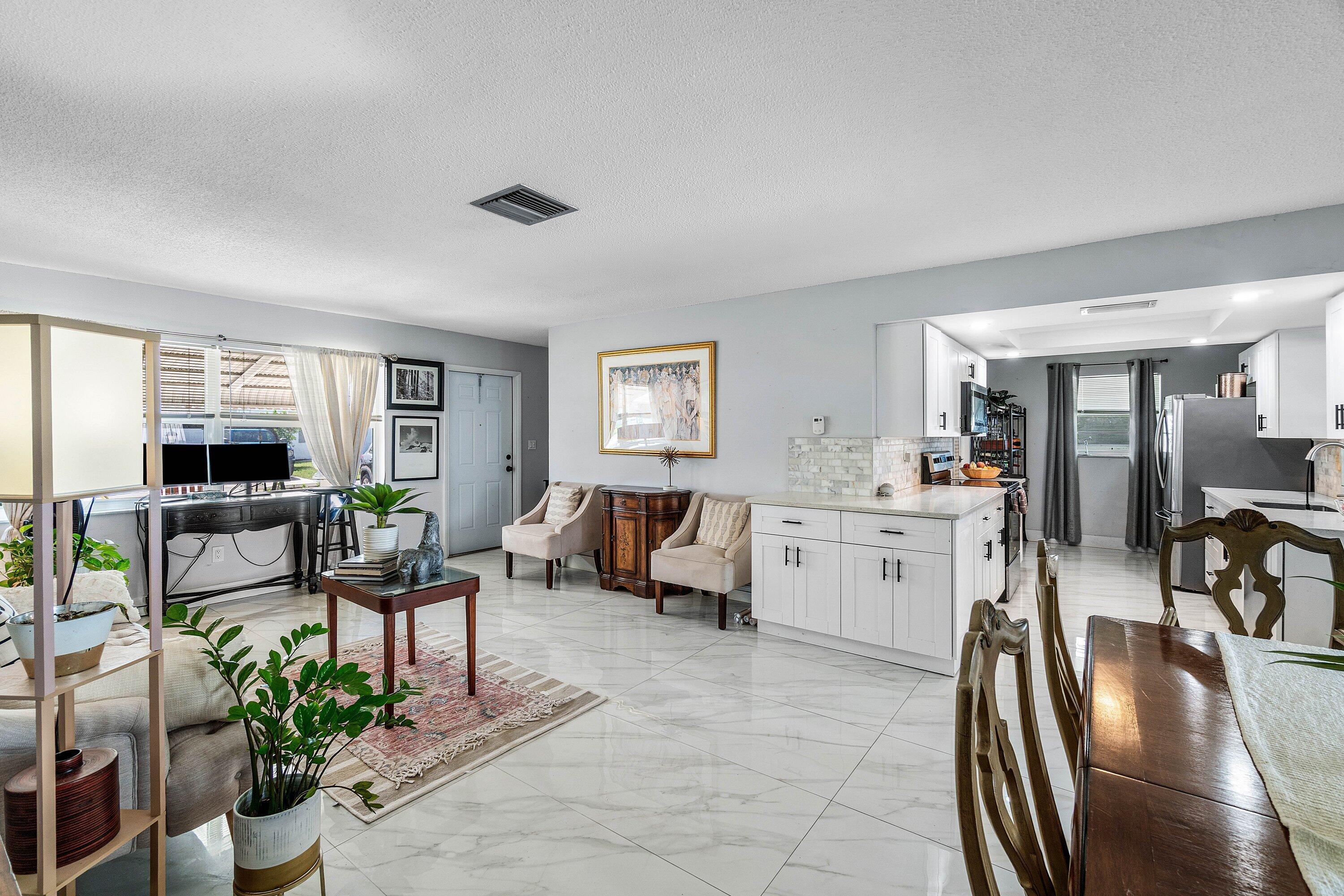 114 SW 8th Court, Boynton Beach, FL 33426, Boynton Beach - Photo 2