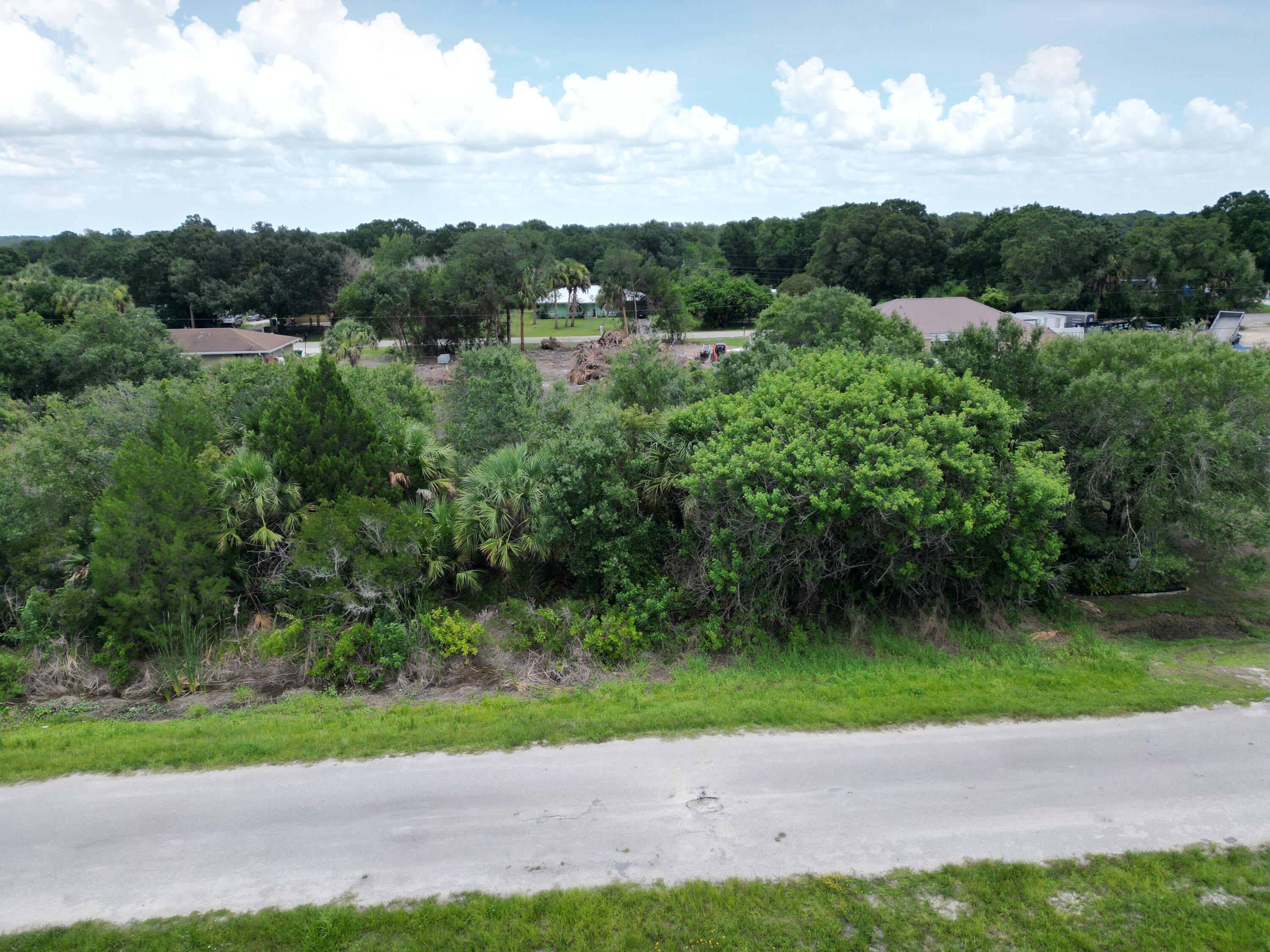 3738 NW 37th Avenue, Okeechobee, FL 34972, Okeechobee - Photo 2