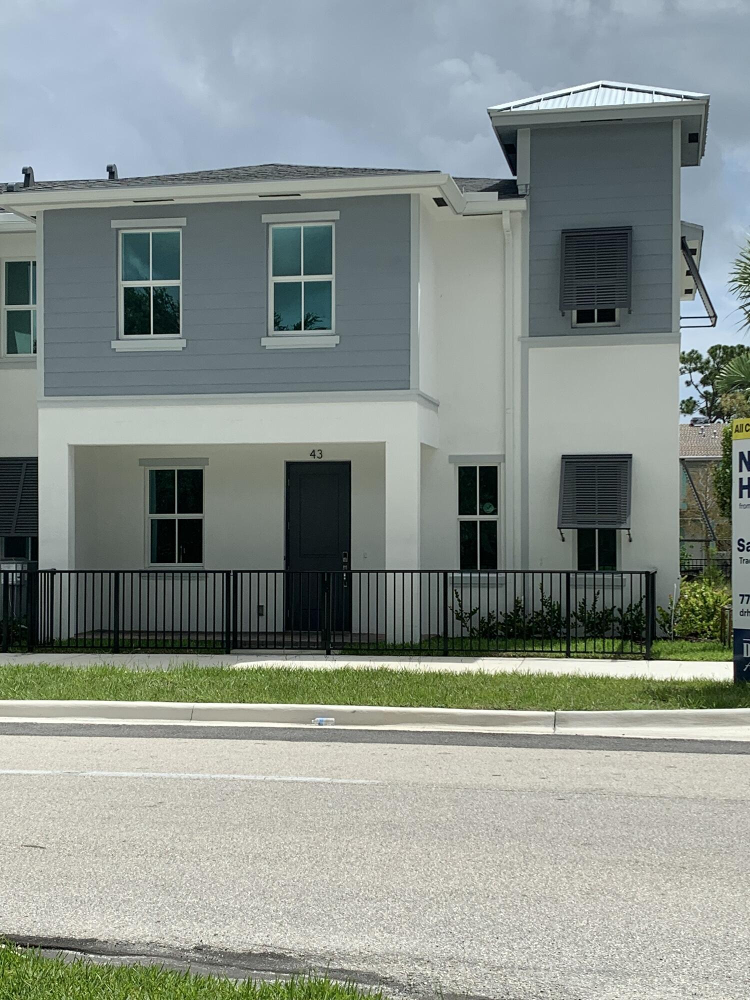747 SE Central Parkway 43, Stuart, FL 34994, Stuart