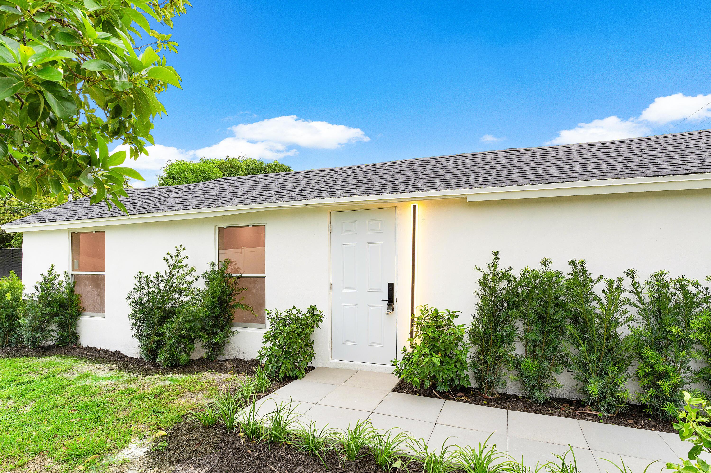 107 SW 4TH Avenue, Delray Beach, FL 33444, Delray Beach - Photo 3