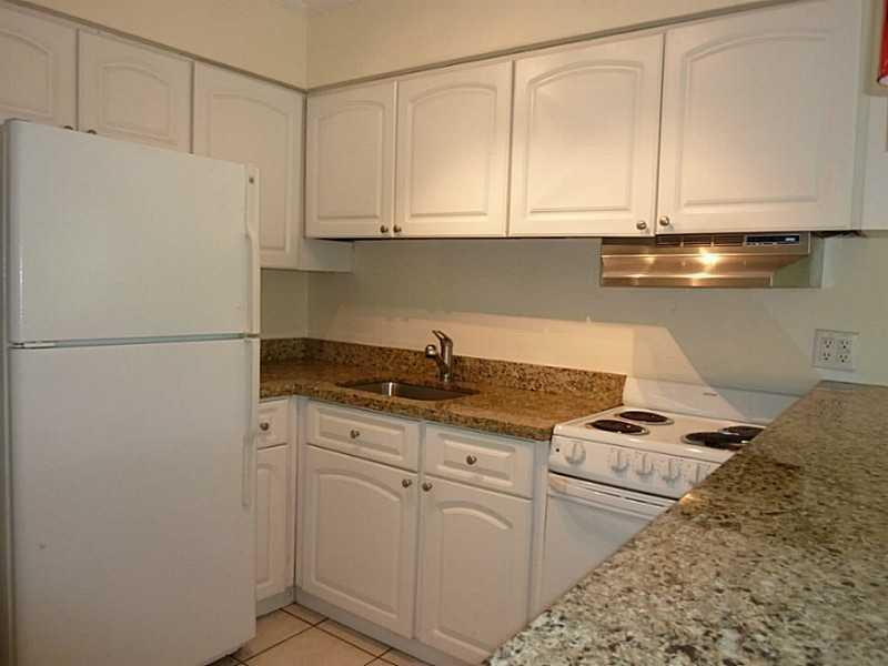 2124 NE 5th Avenue 103, Wilton Manors, FL 33305, Wilton Manors - Photo 3