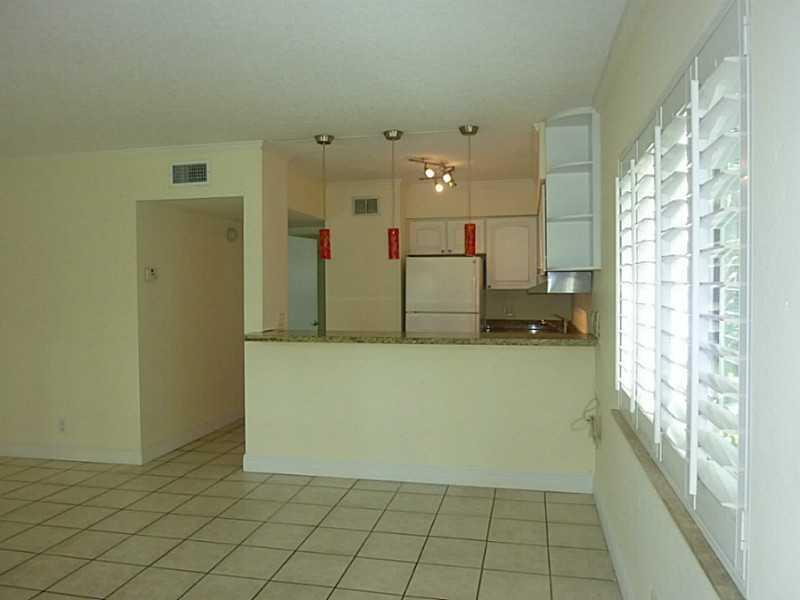 2124 NE 5th Avenue 103, Wilton Manors, FL 33305, Wilton Manors - Photo 4