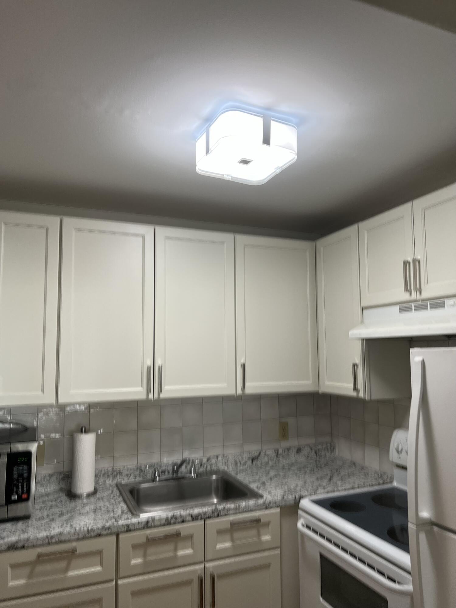 68 FANSHAW B, Boca Raton, FL 33434, Boca Raton - Photo 3