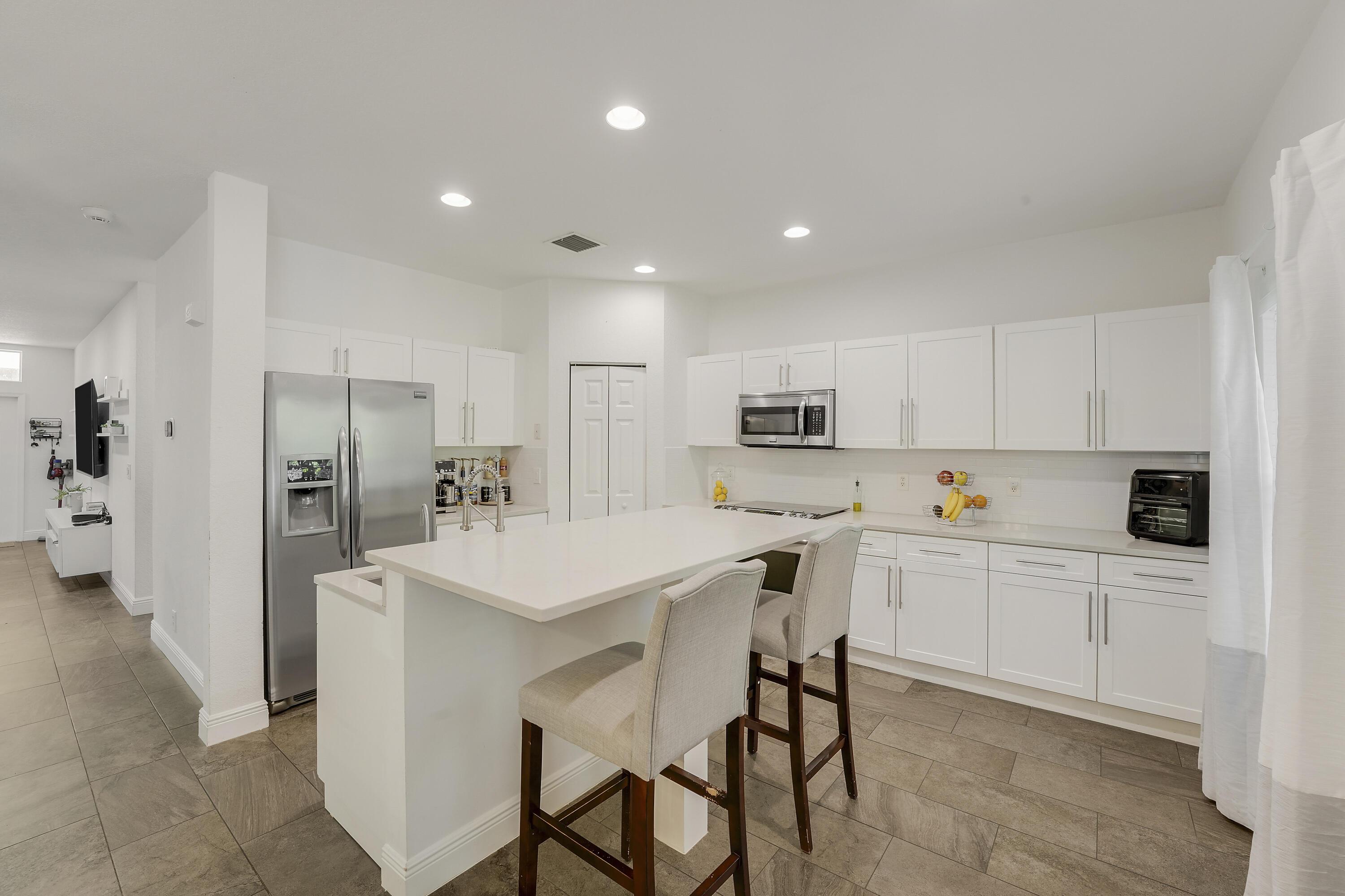 323 Spruce Street 323, Boynton Beach, FL 33426, Boynton Beach - Photo 3