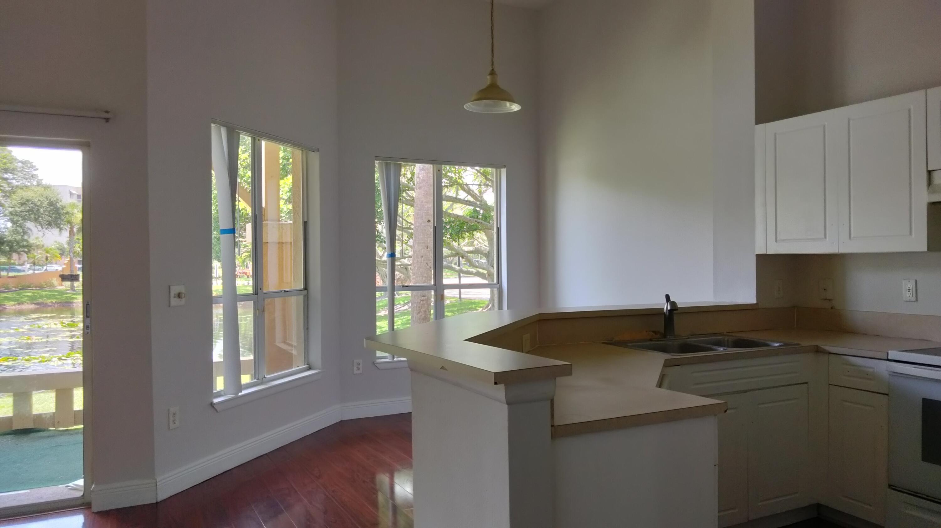 4759 Via Palm Lakes 305, West Palm Beach, FL 33417, West Palm Beach - Photo 5