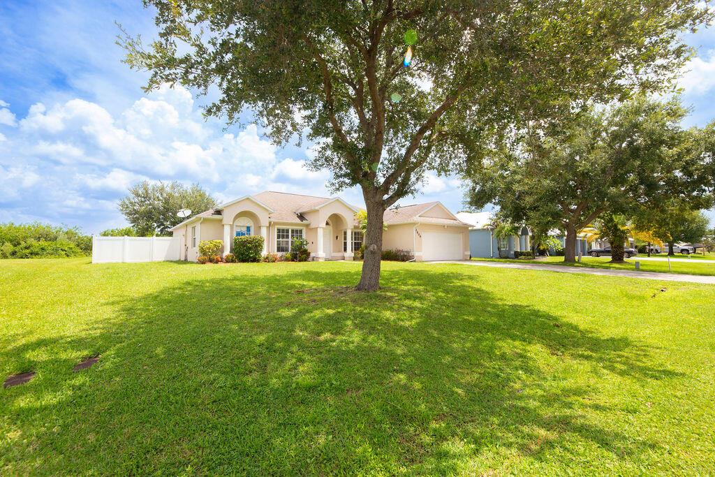 2606 Serenity Circle N, Fort Pierce, FL 34981, Fort Pierce - Photo 4