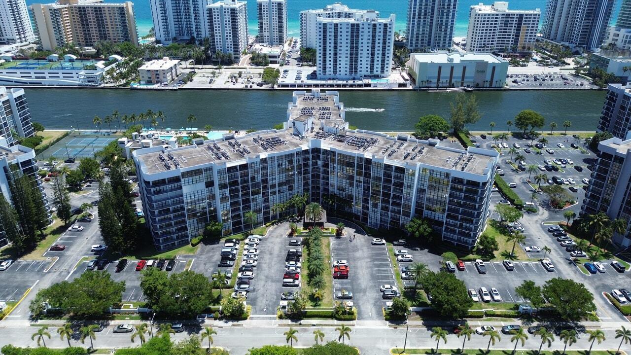800 Parkview Drive 823, Hallandale, FL 33009, Hallandale - Photo 2