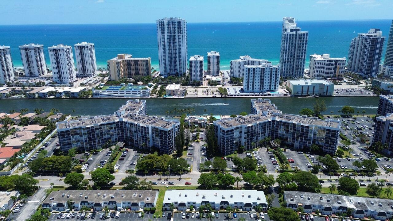 800 Parkview Drive 823, Hallandale, FL 33009, Hallandale - Photo 3