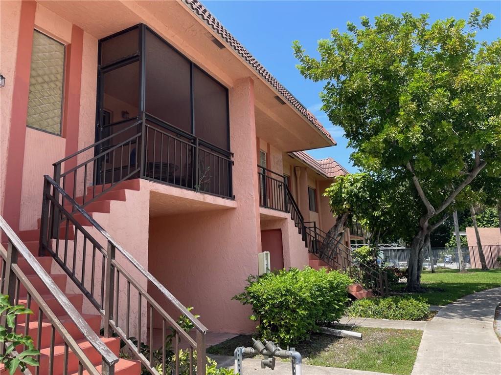 235 LAKEVIEW Drive 102, Weston, FL 33326, Weston