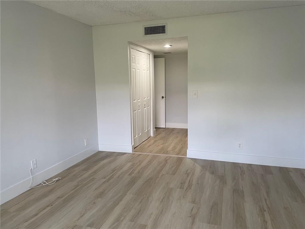 235 LAKEVIEW Drive 102, Weston, FL 33326, Weston - Photo 4
