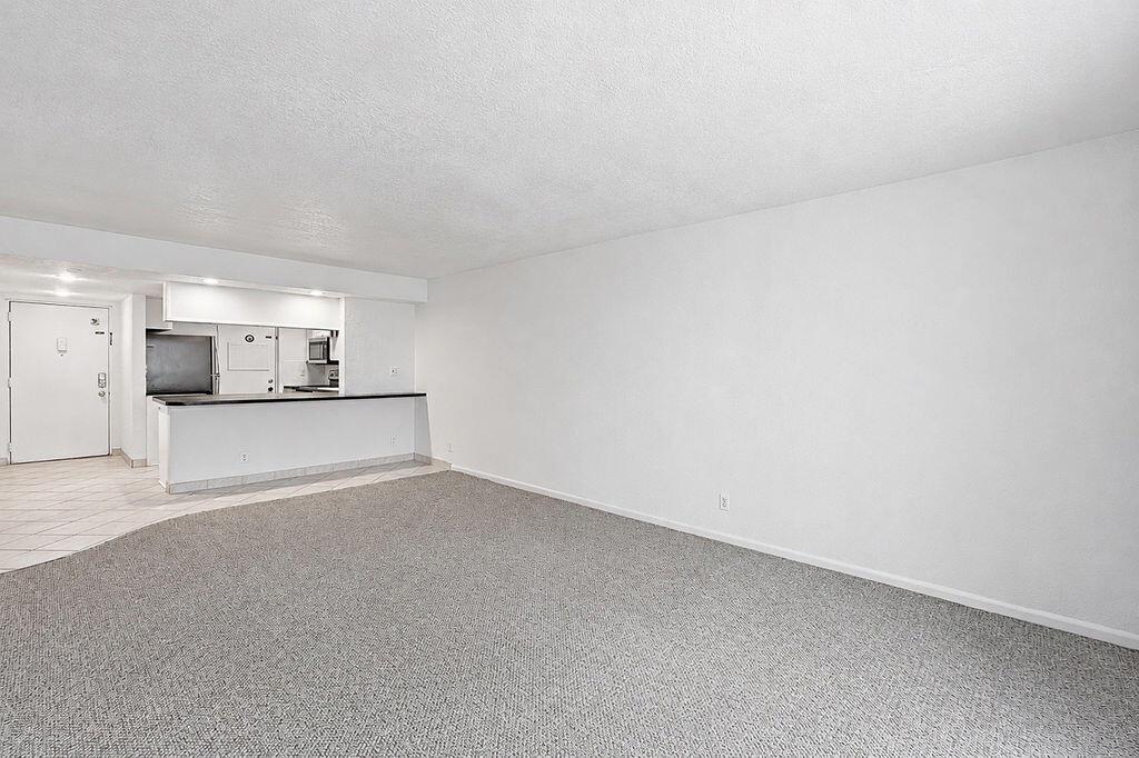 2322 S Cypress Bend Drive 311, Pompano Beach, FL 33069, Pompano Beach - Photo 3