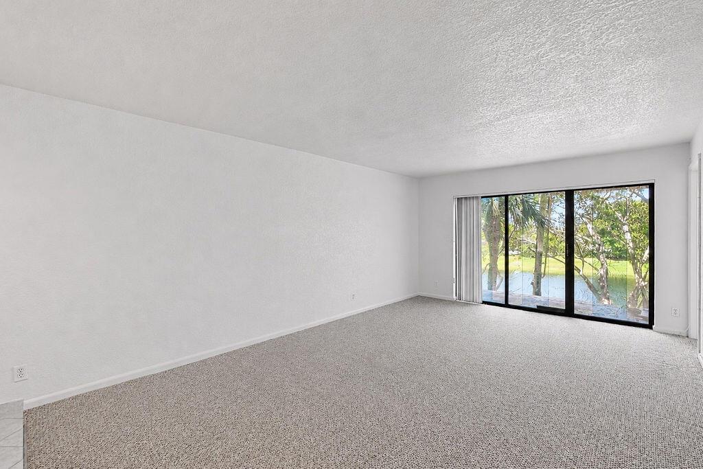 2322 S Cypress Bend Drive 311, Pompano Beach, FL 33069, Pompano Beach - Photo 2