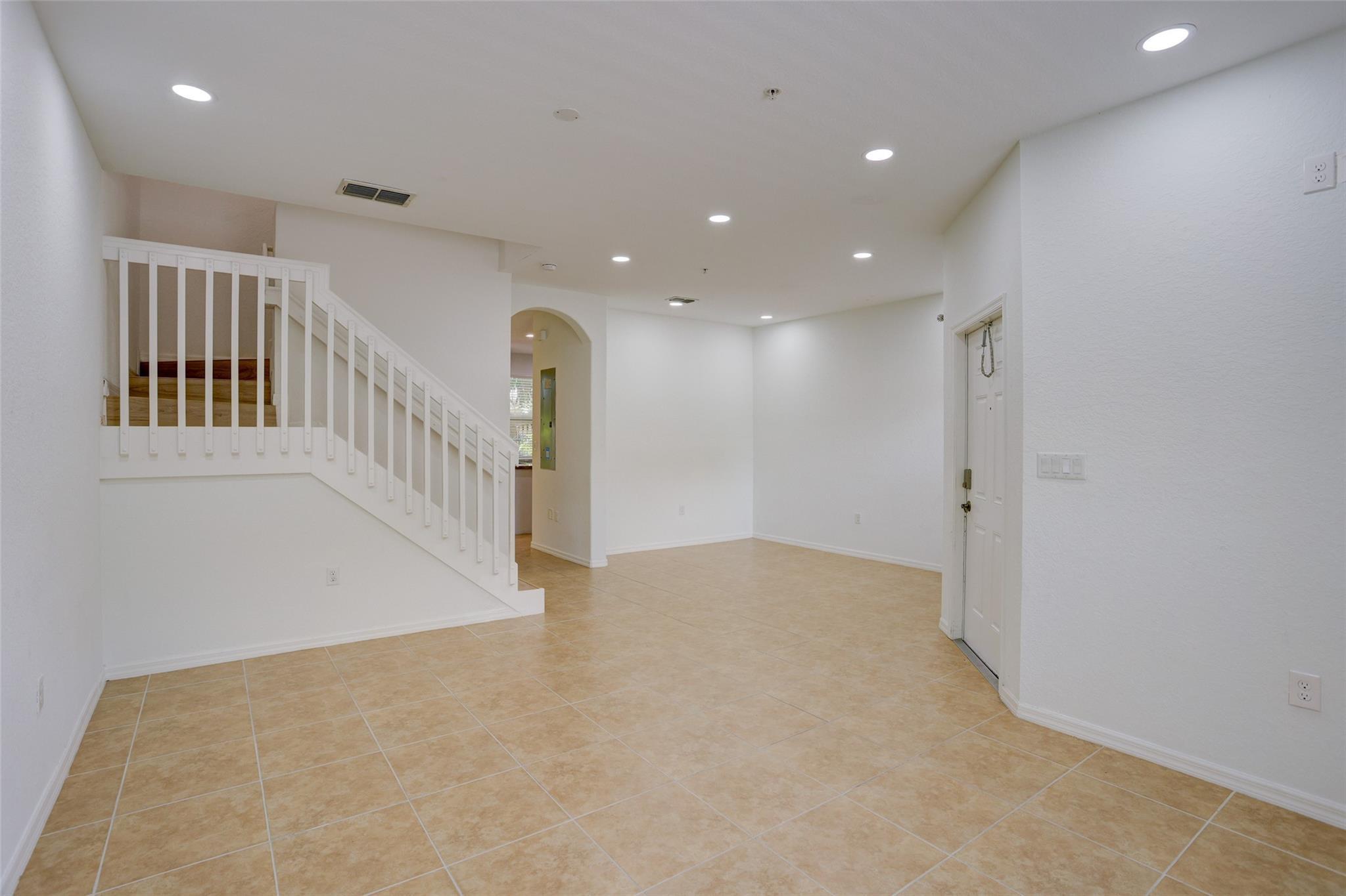 2851 W Prospect Road 305, Tamarac, FL 33309, Tamarac - Photo 3