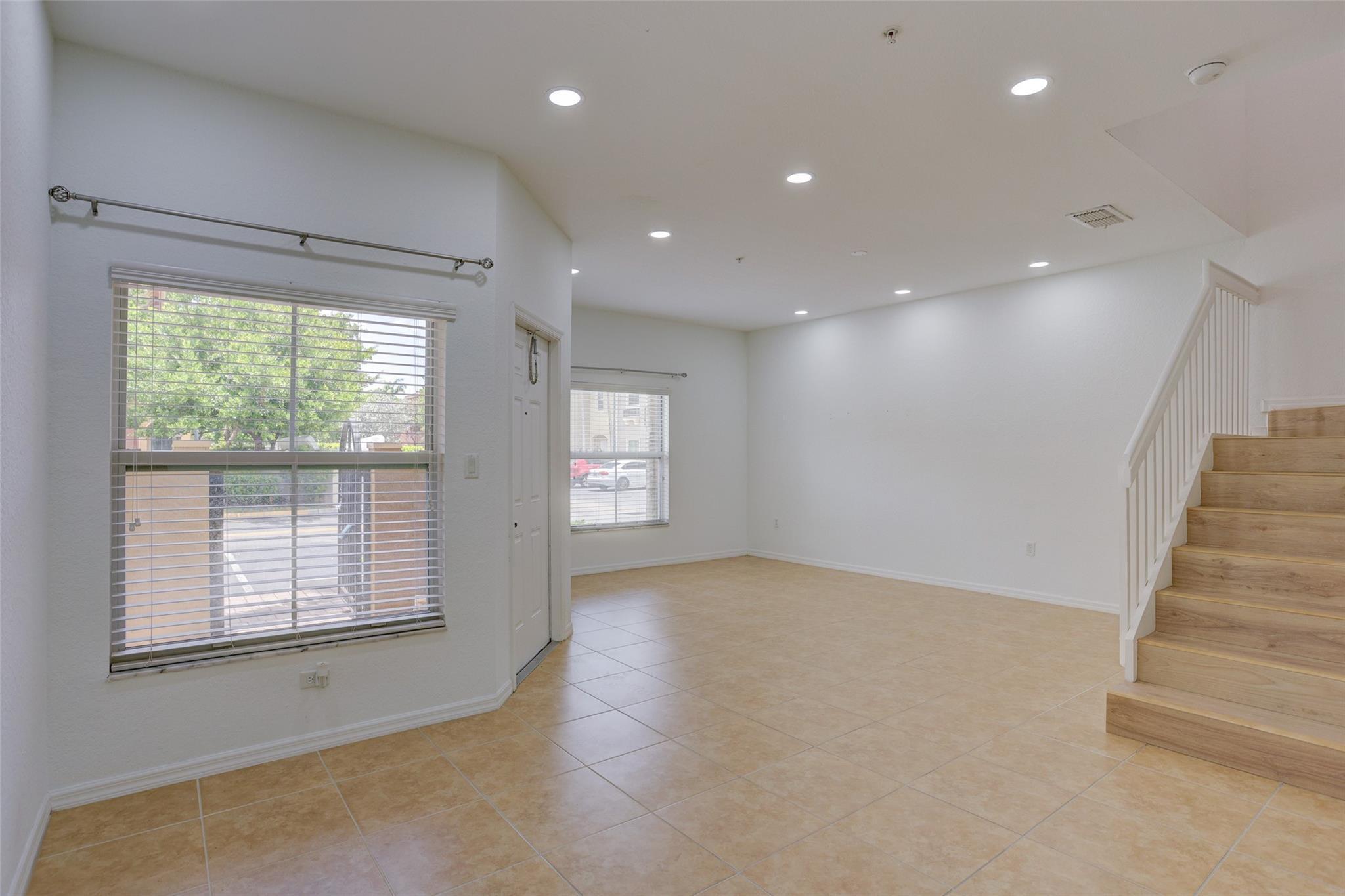 2851 W Prospect Road 305, Tamarac, FL 33309, Tamarac - Photo 4