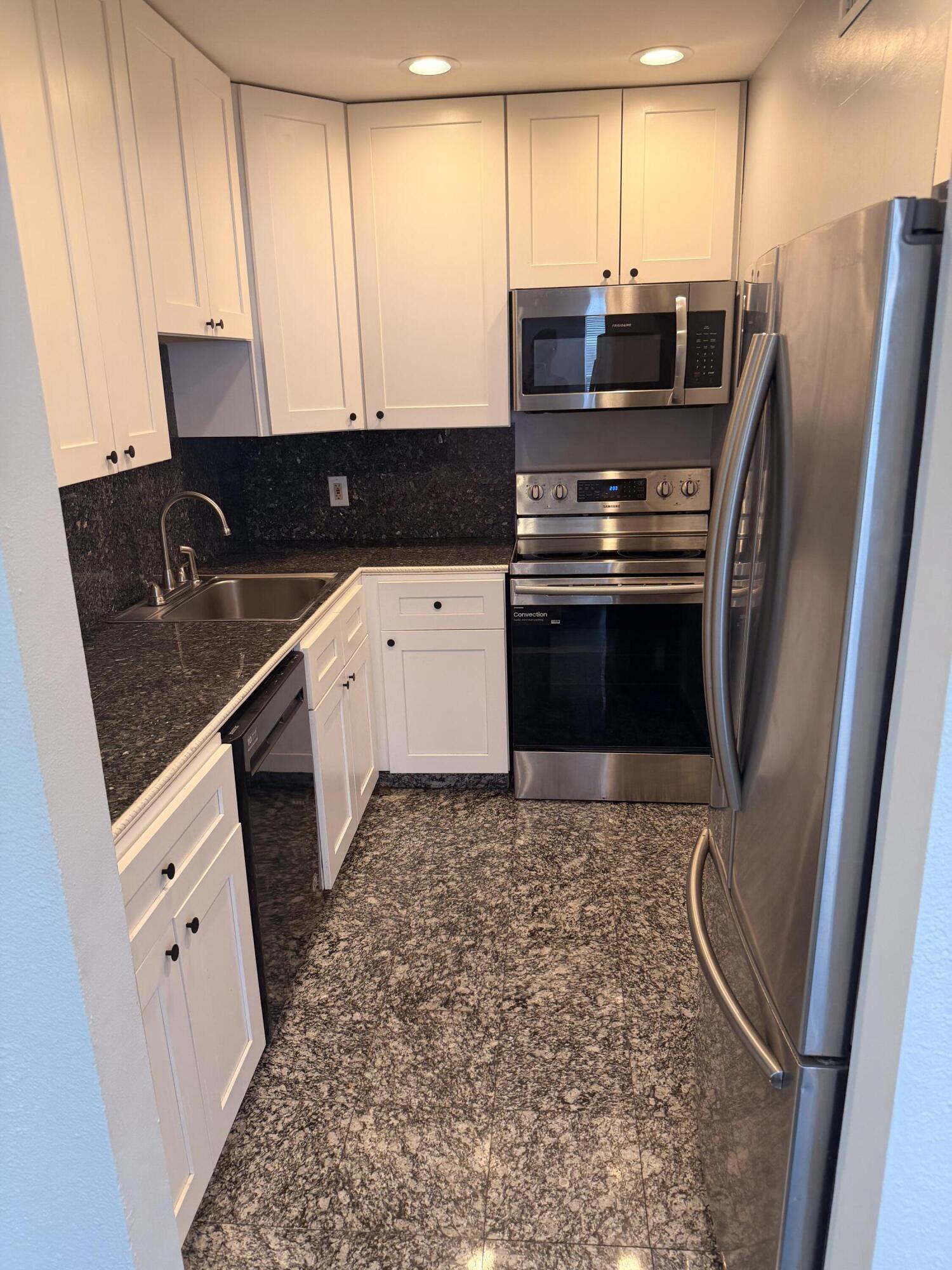 2840 NE 14th Street 403a, Pompano Beach, FL 33062, Pompano Beach - Photo 4