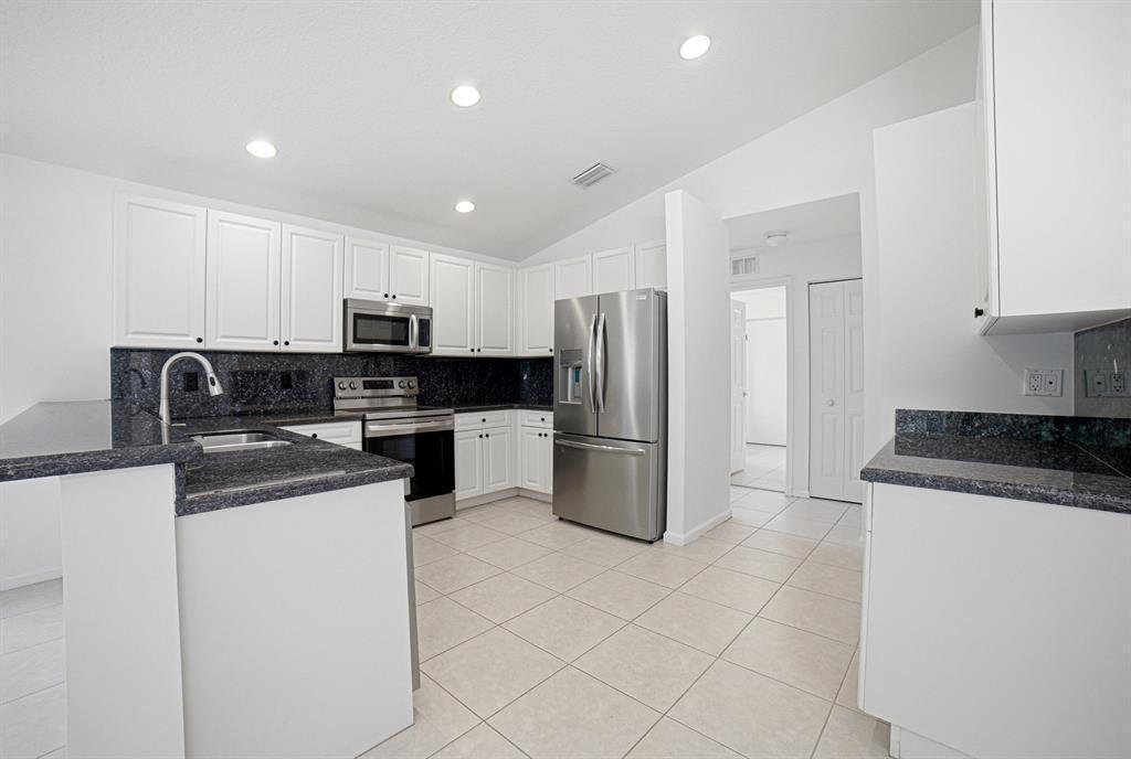 7639 Tarpon Cove Circle, Lake Worth, FL 33467, Lake Worth - Photo 5