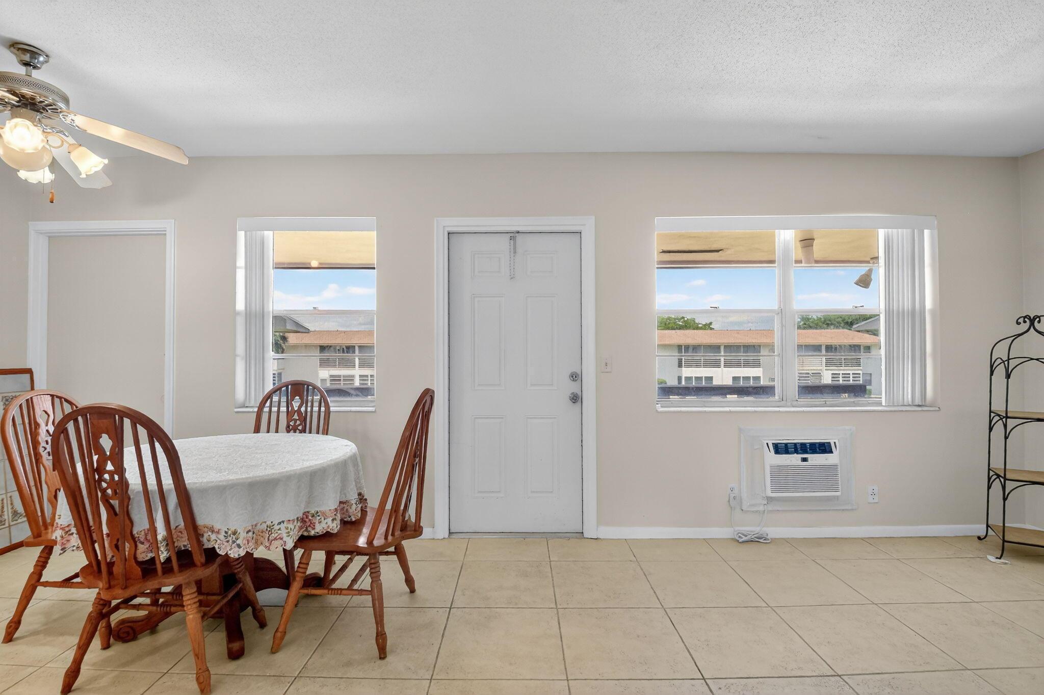 162 EASTHAMPTON G, West Palm Beach, FL 33417, West Palm Beach - Photo 3