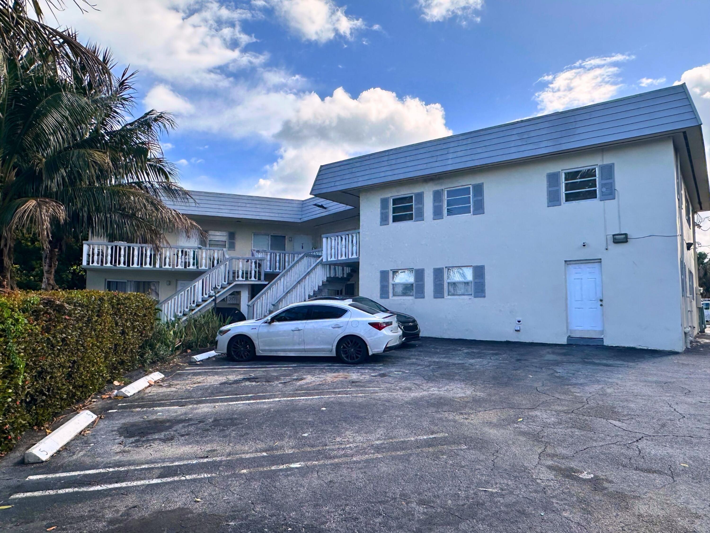519 W Kalmia Drive 2, West Palm Beach, FL 33403, West Palm Beach - Photo 2